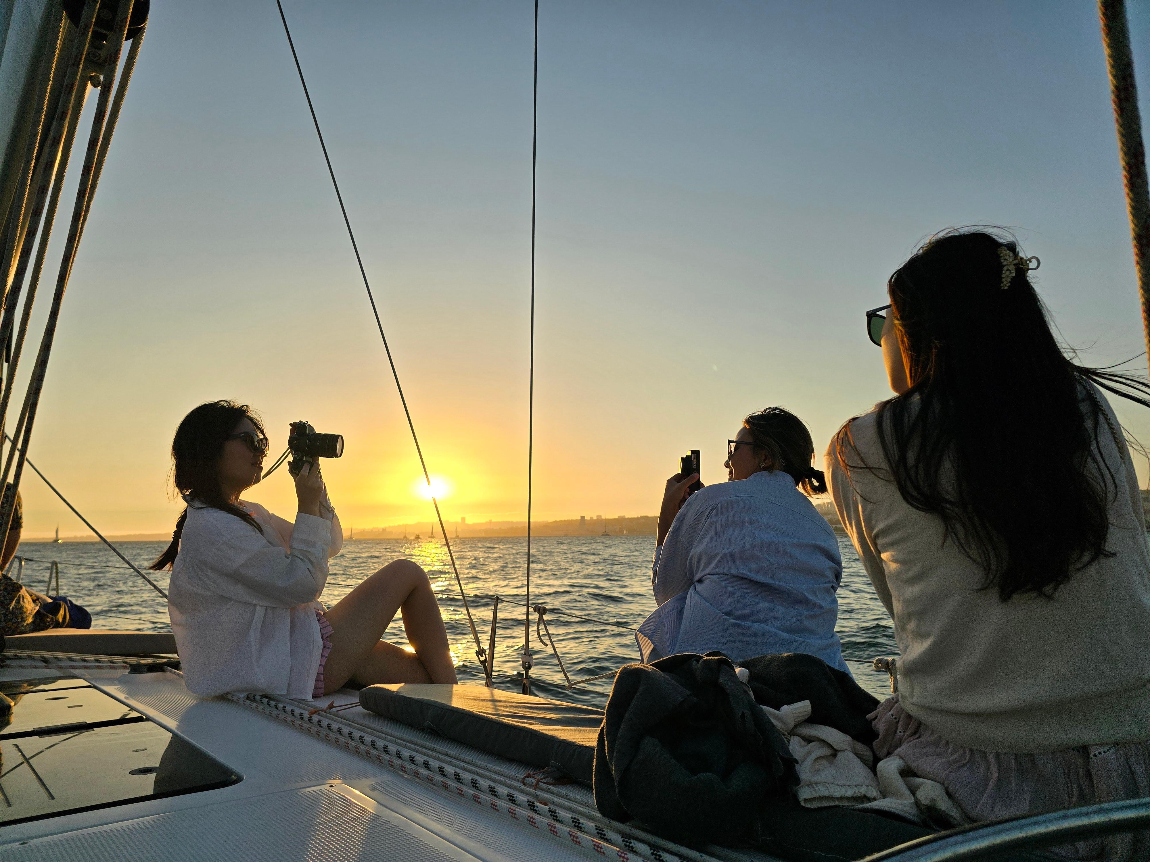 Lisbon Tagus River Sailing Cruise with Wine (Day or Sunset)