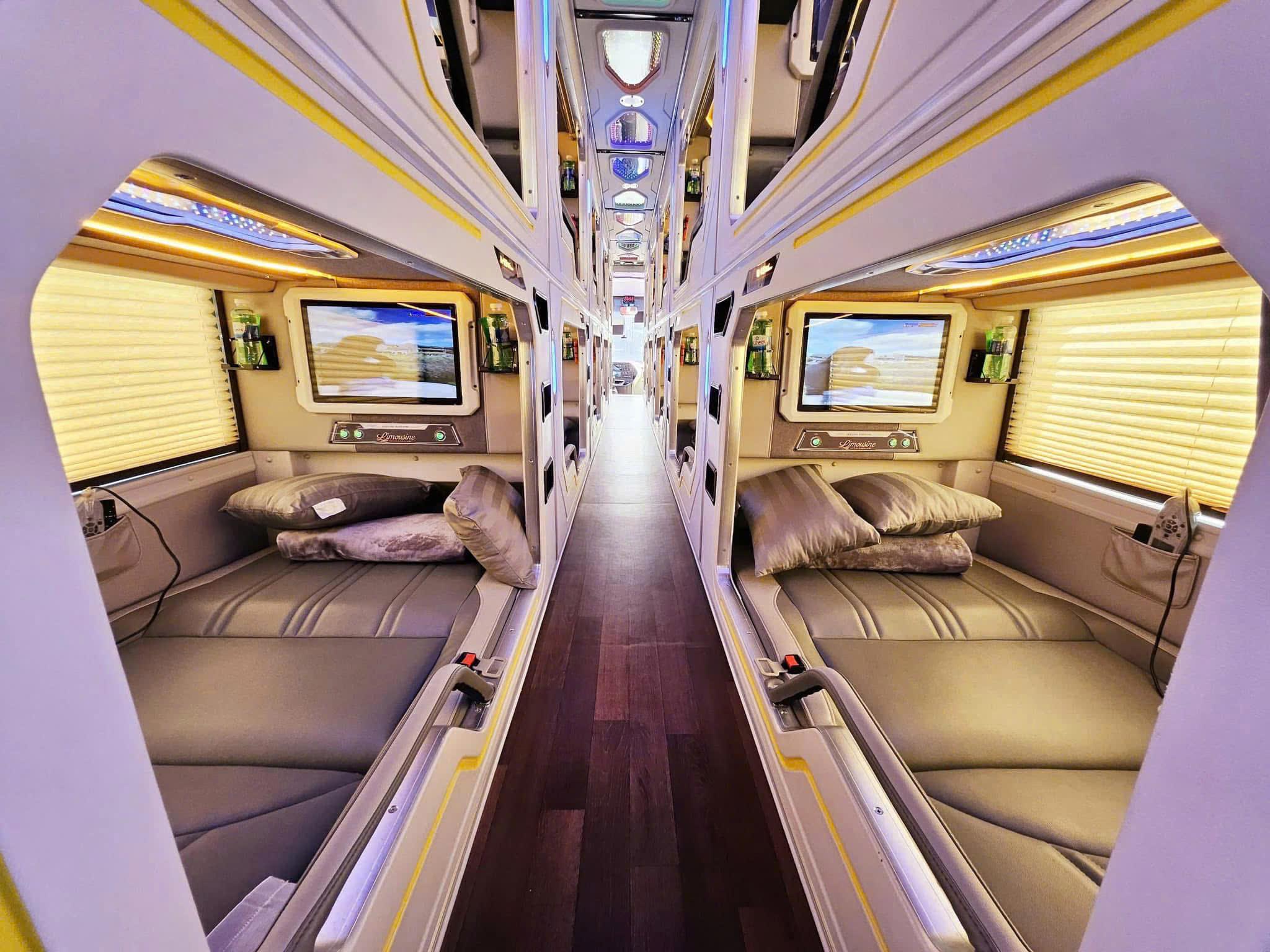 VIP Sleeper Bus Transfer: Ninh Binh ↔ Sapa