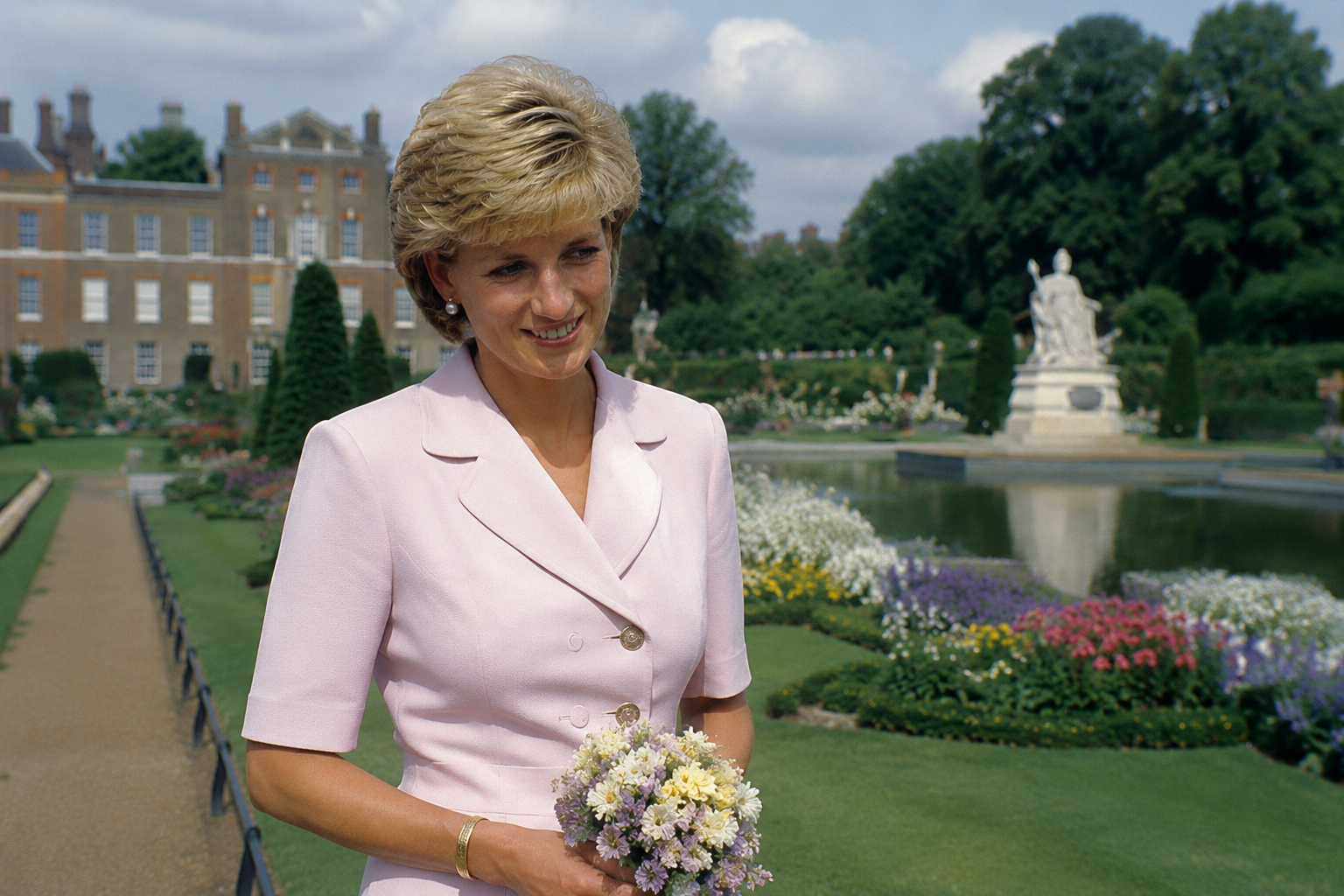 Princess Diana Walking Tour in Kensington Gardens