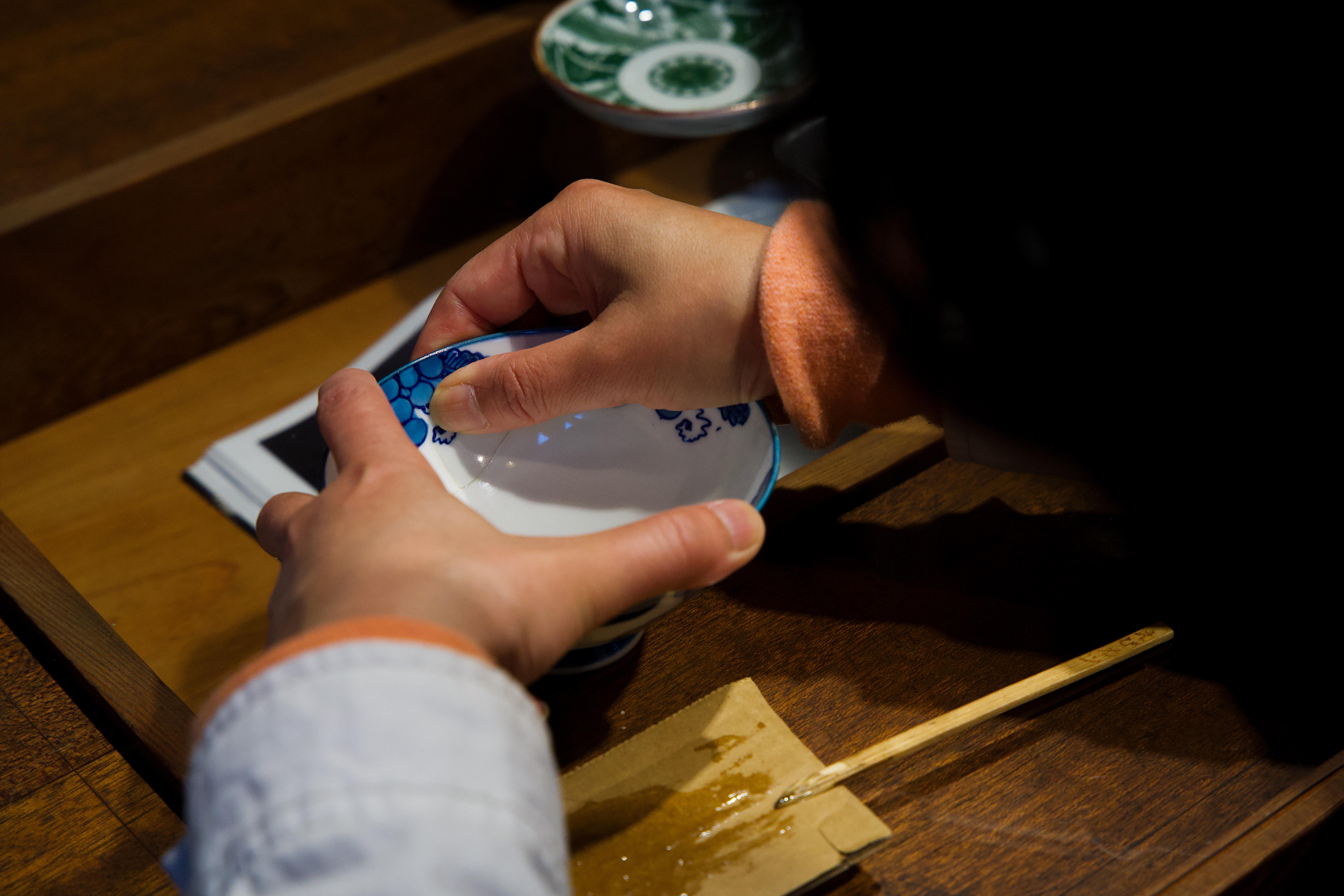 Osaka Traditional Kintsugi Class: The Art of Golden Repair