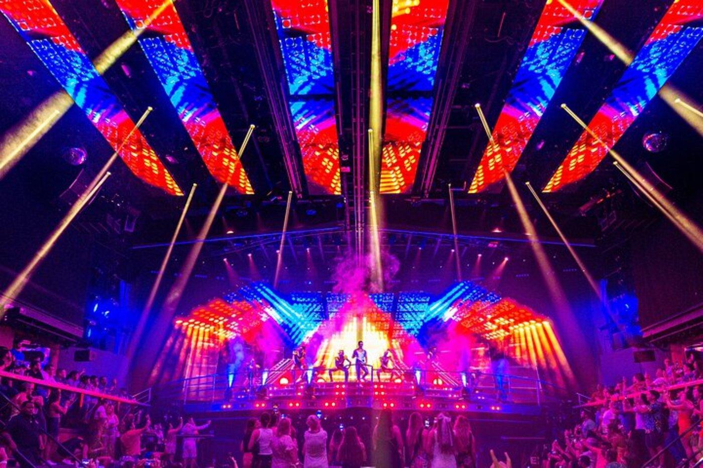 Punta Cana: Coco Bongo Night Show with Open Bar & Hotel Transfer