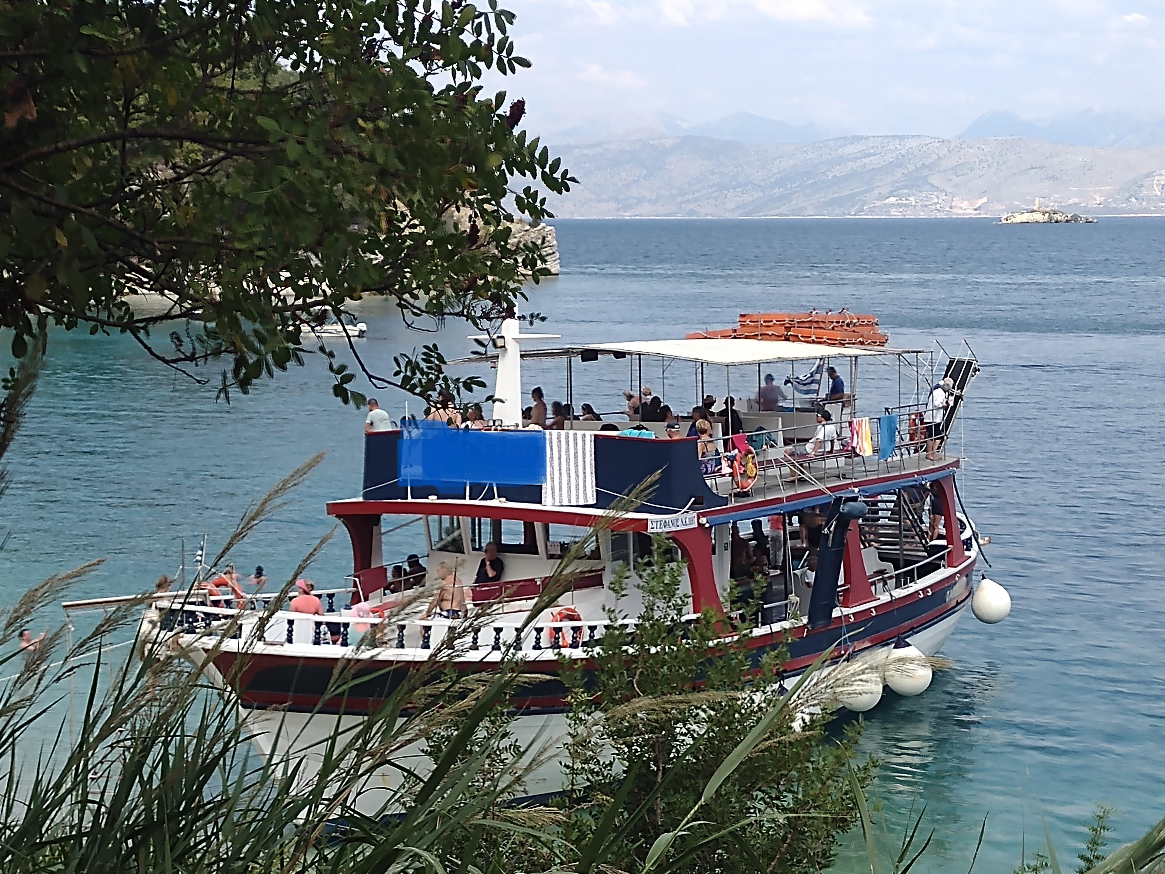 Traditional Boat Cruise with BBQ & Swimming Stops