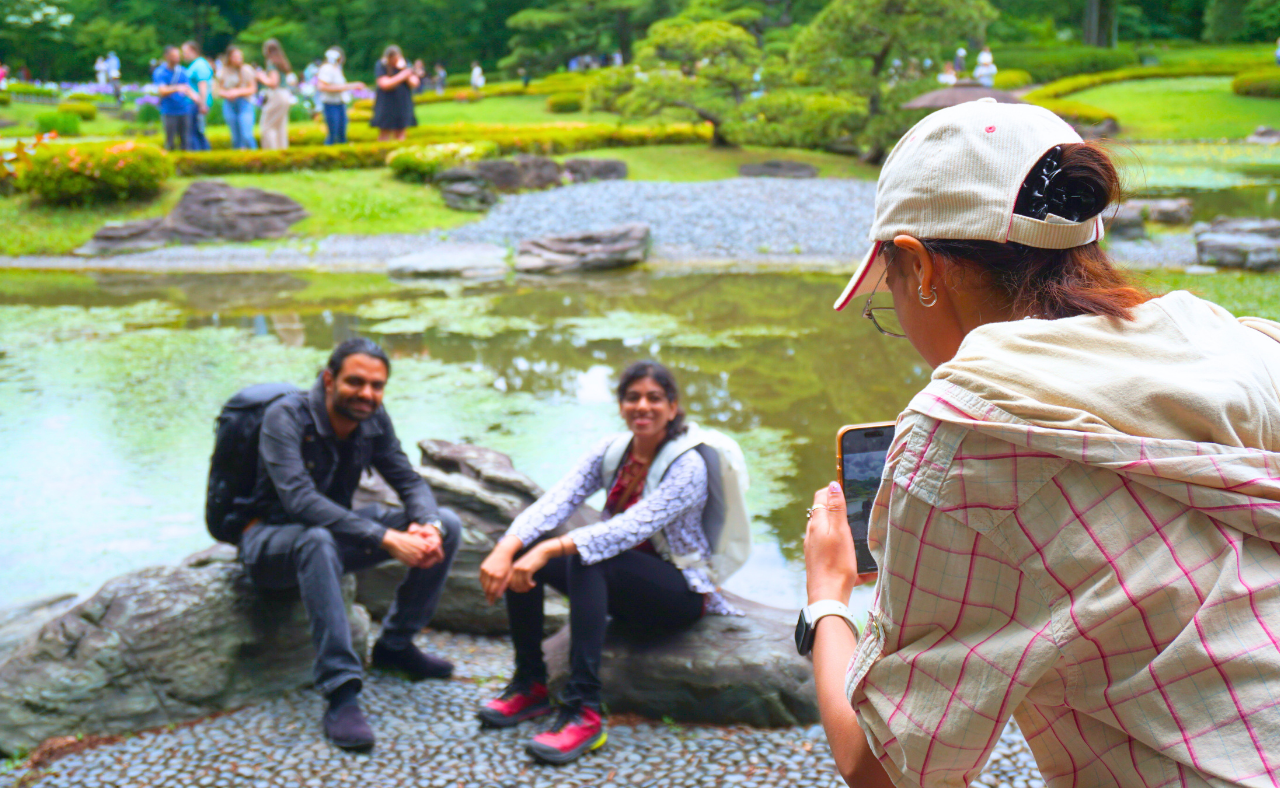 Tokyo Imperial Palace tour — Ōtemon Gate, Ninomaru Garden and castle moat — image 7