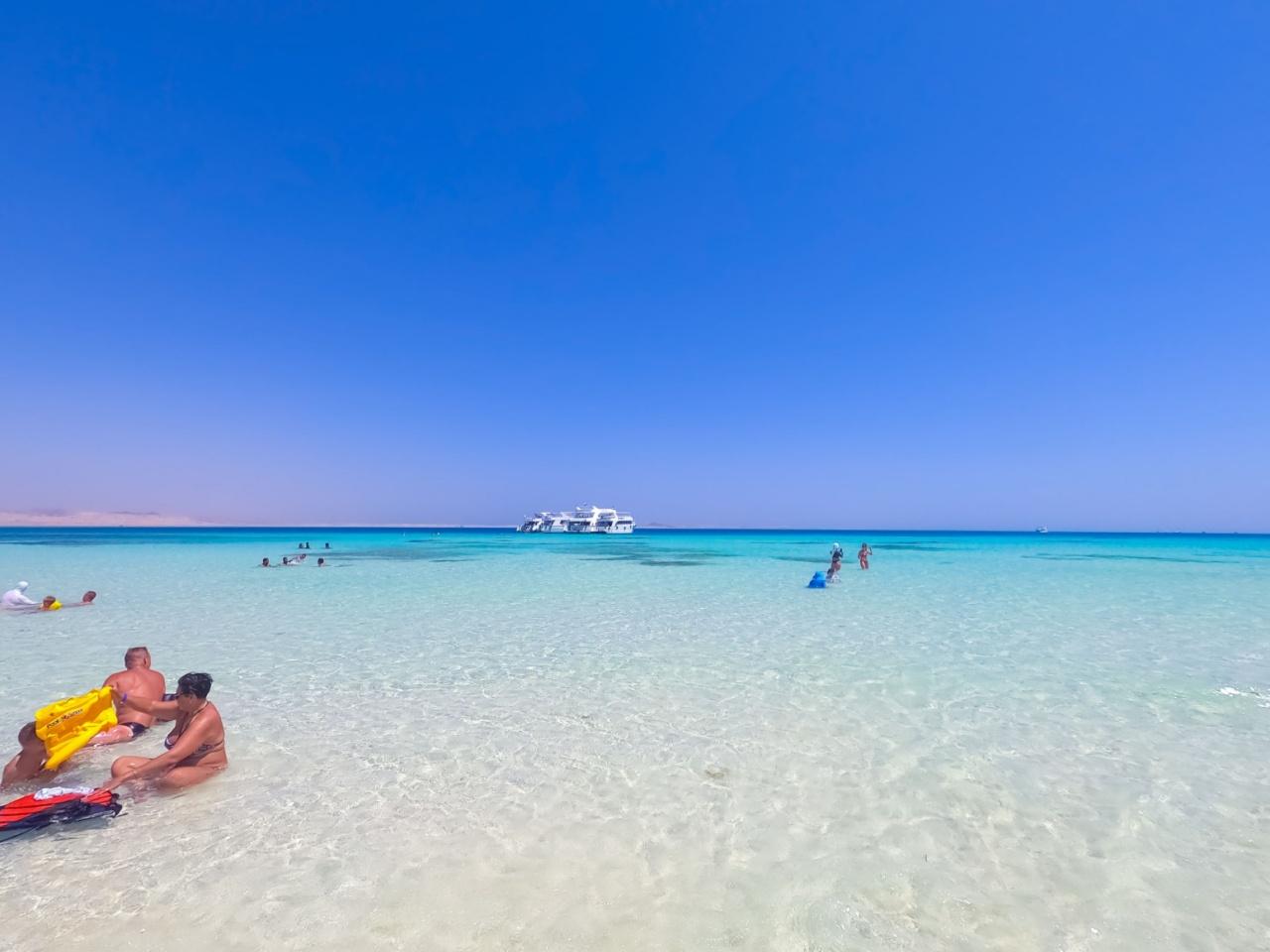 Ras Mohamed & White Island Full-Day Snorkel, Dive & Cruise from Sharm