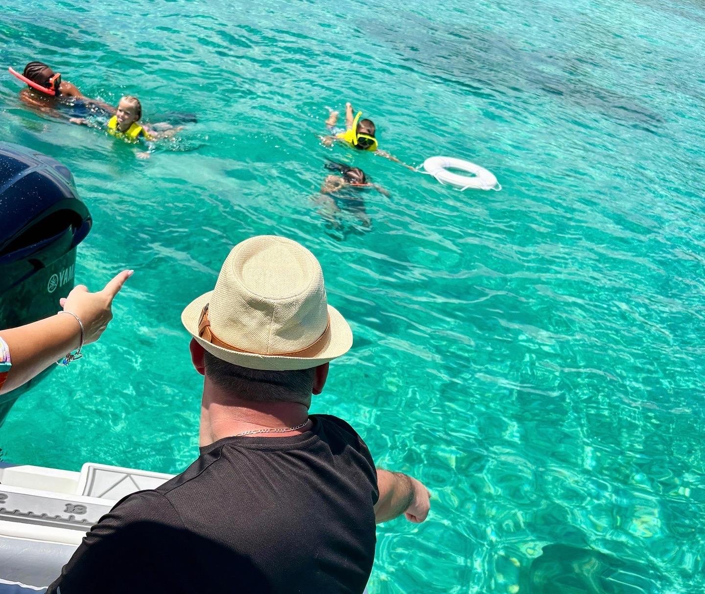 Nassau Private Boat & Snorkel Adventure
