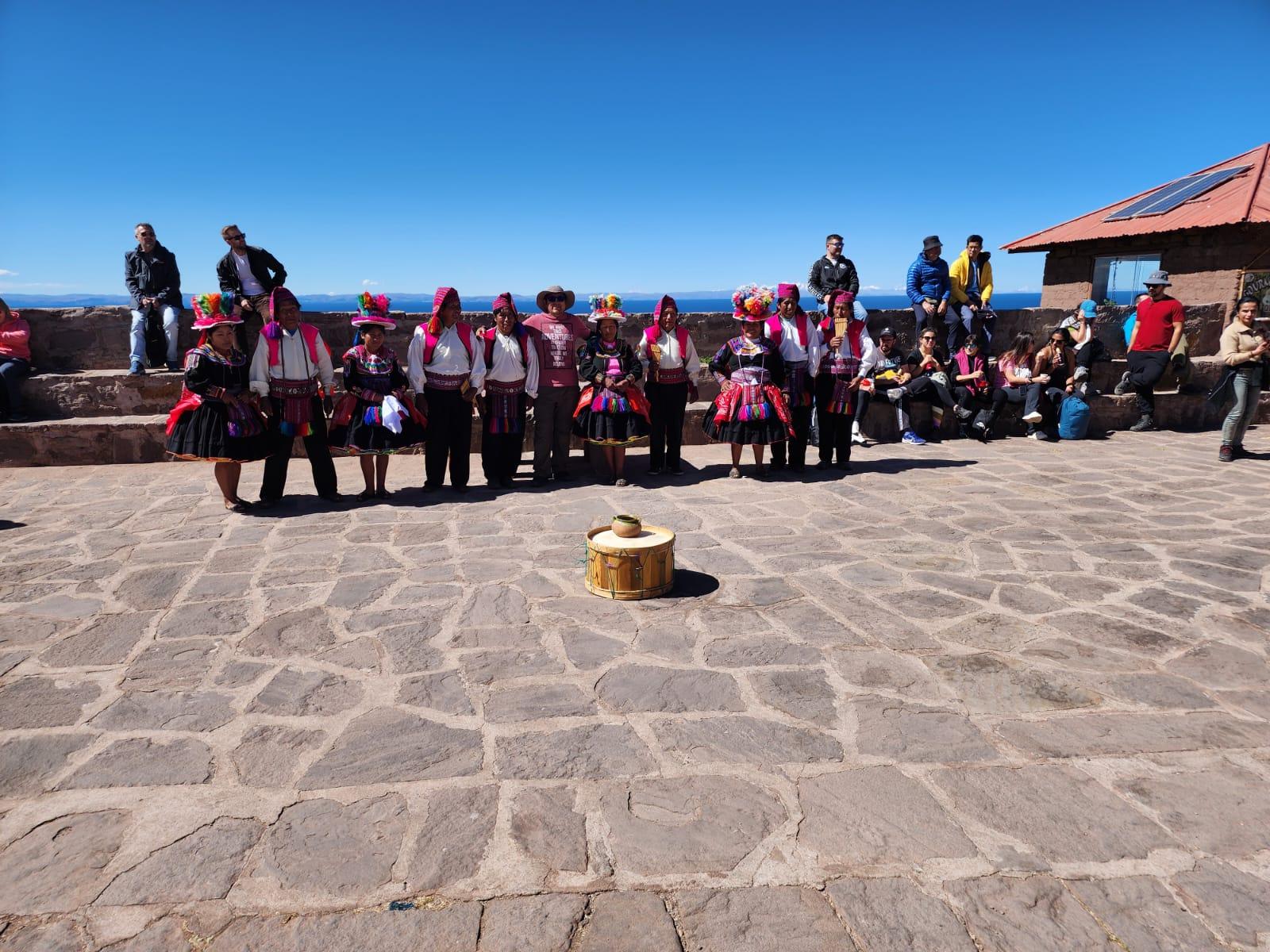 Aventura de lancha rápida no Lago Titicaca: Ilhas Uros e Taquile