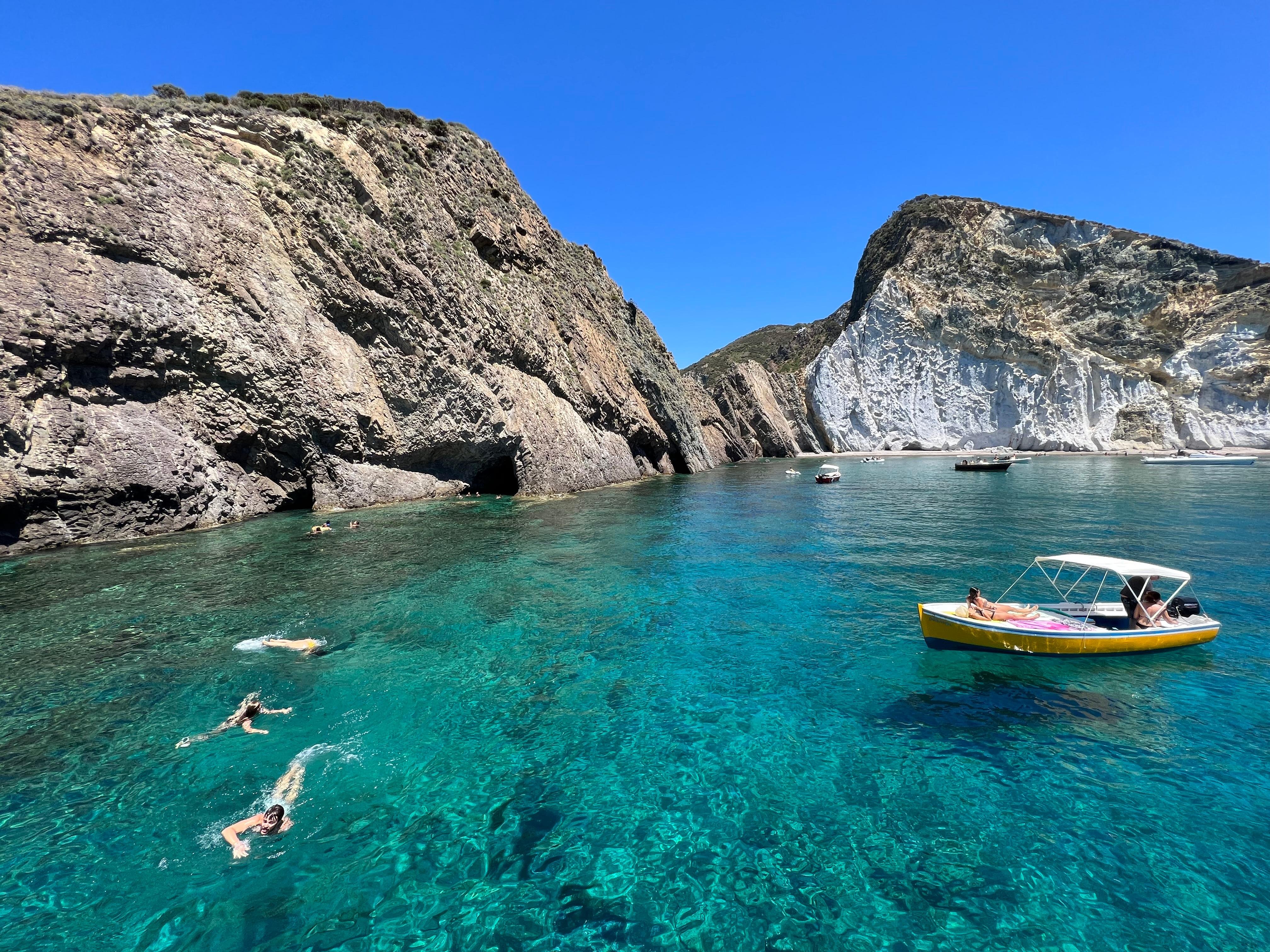 Ponza Island Boat Tour with Lunch from Anzio