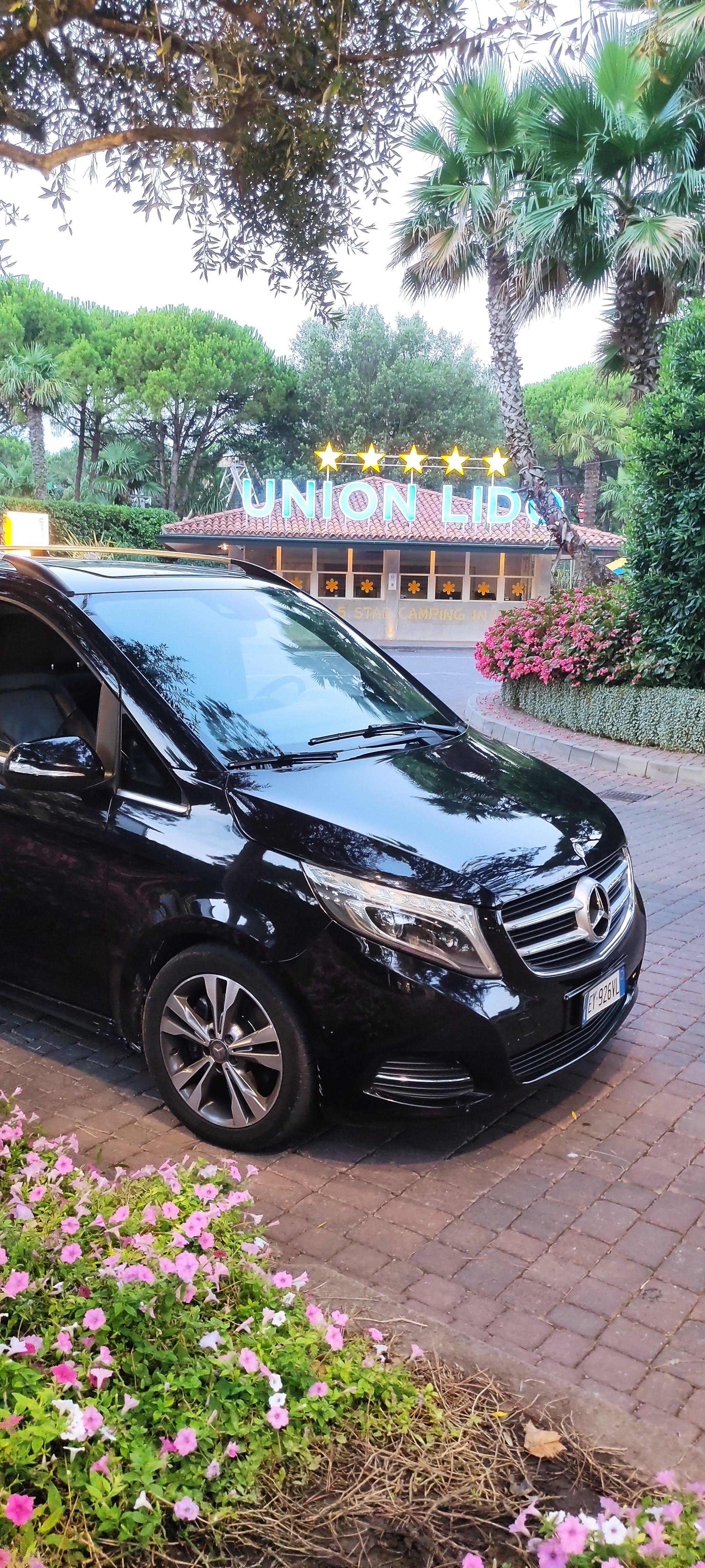 Private Limousine Transfer: Venice Airport to Cortina d'Ampezzo