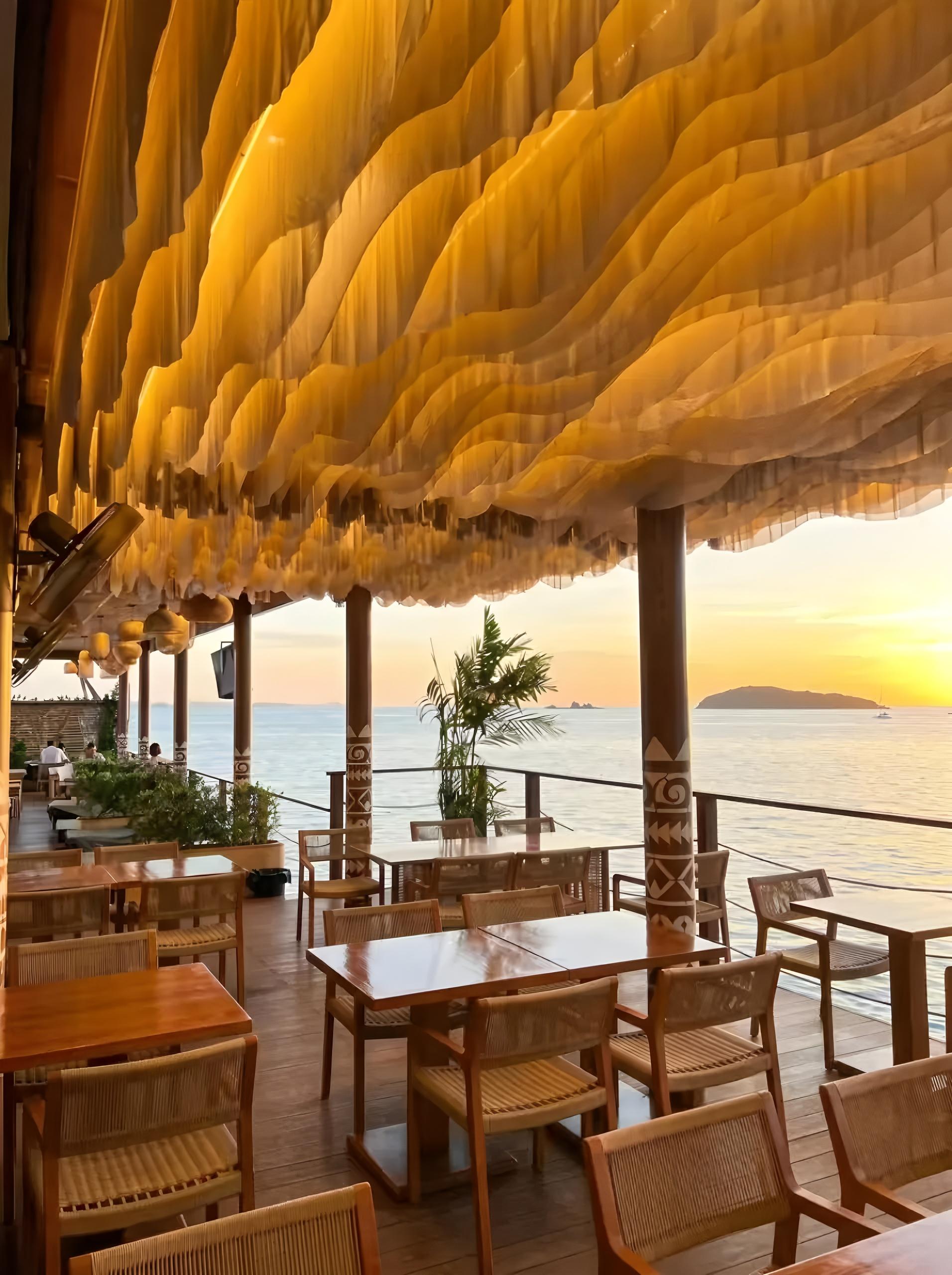 Sina Beach Floating Club: Pattaya Day Pass
