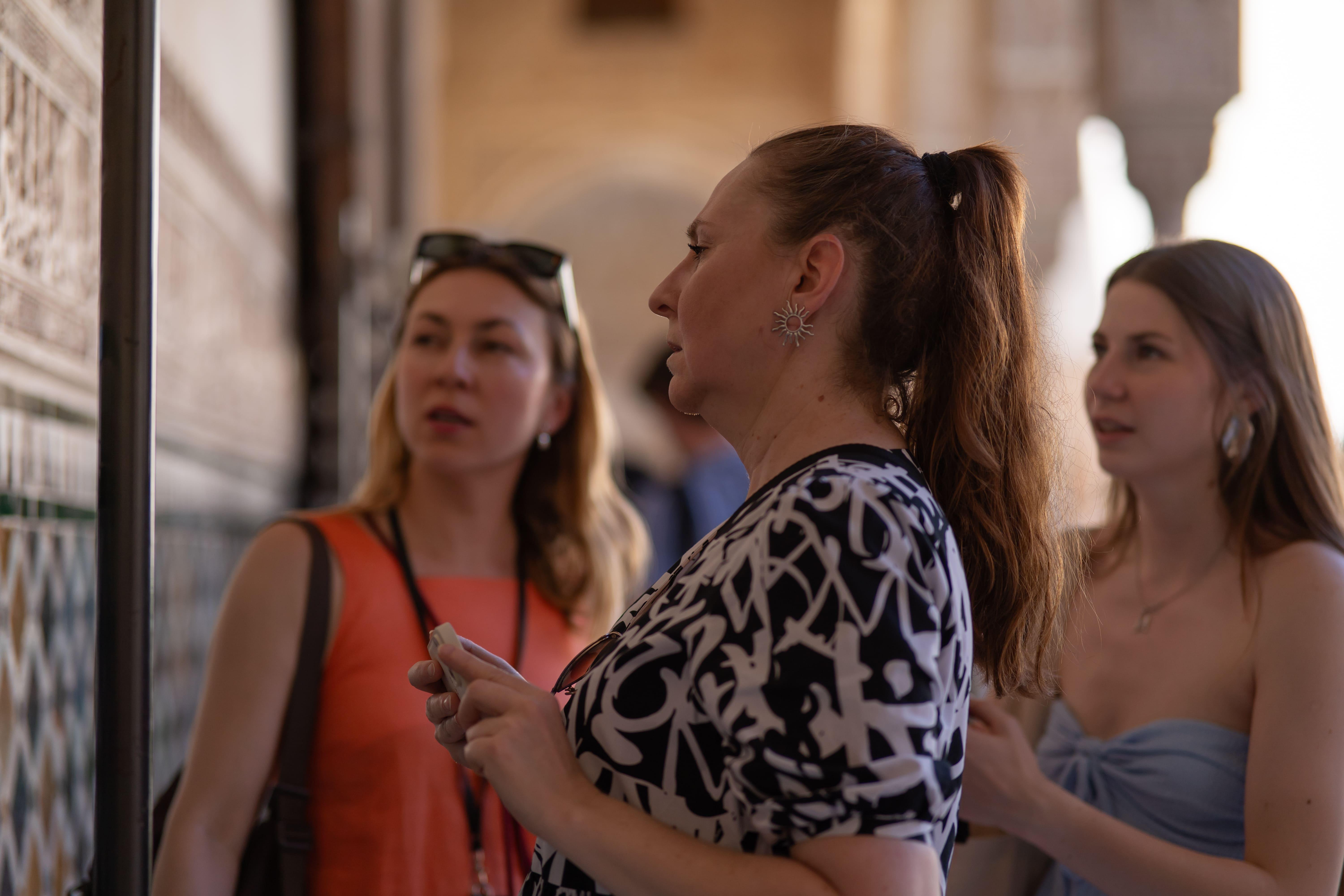 Alhambra: Private Guided Tour with Nasrid Palaces Tickets