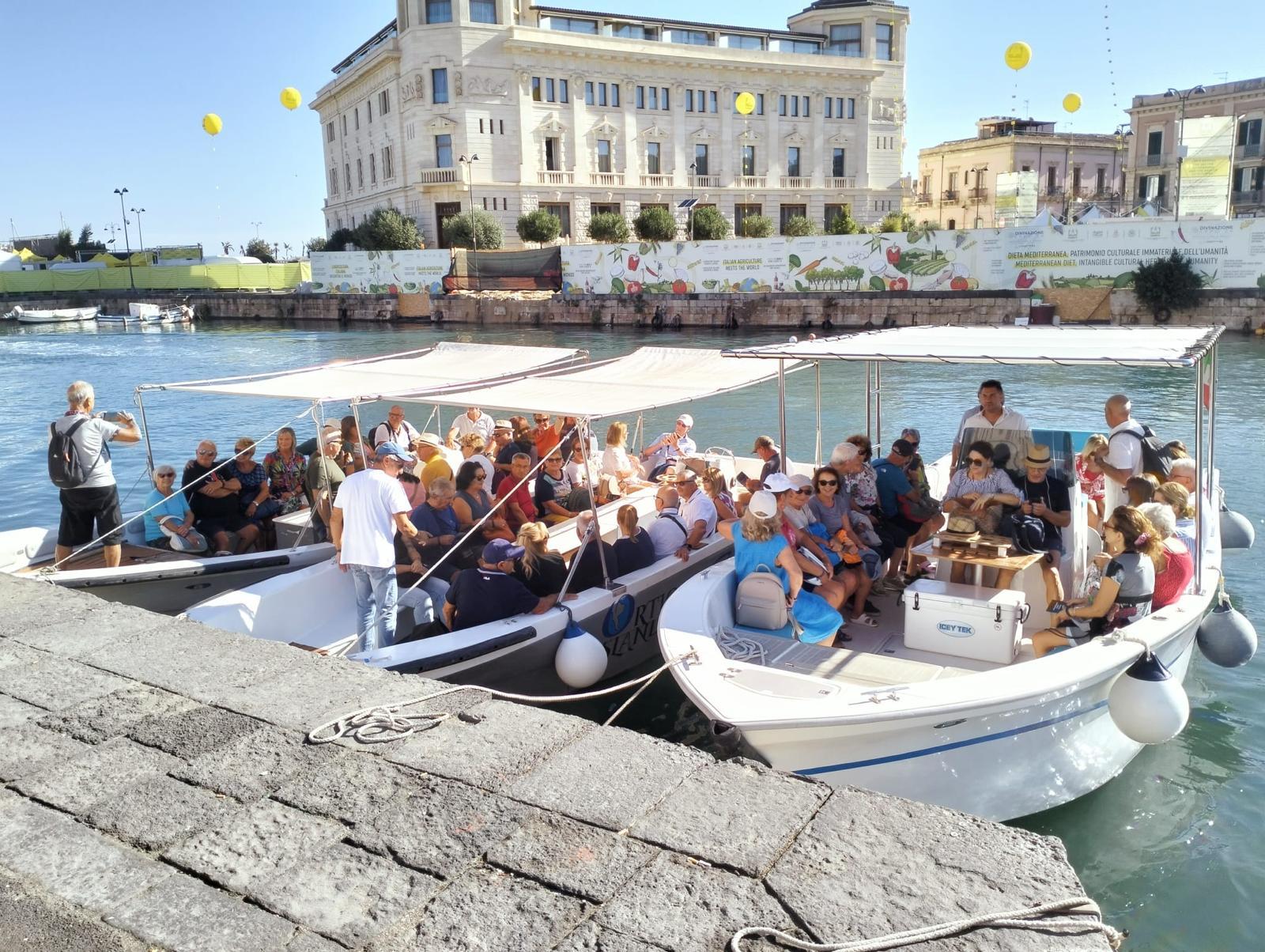Siracusa: Ortigia Boat Tour with Marine Grotto & Snorkeling