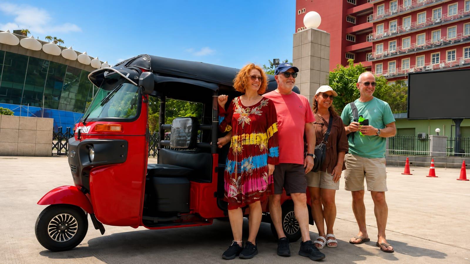 Private Colombo Tuk-Tuk Discovery with Meal