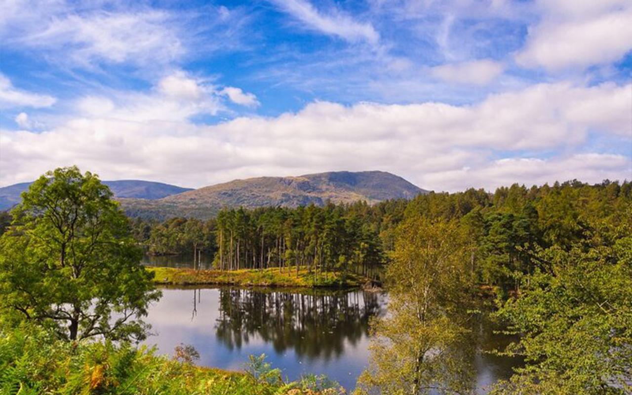 Lake District Day Tour from Manchester with Windermere Cruise & Heritage Railway
