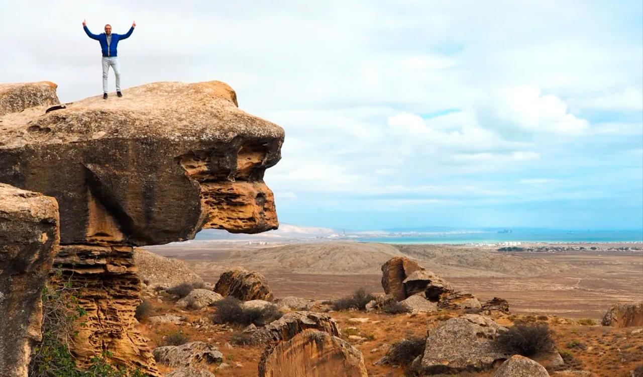 Gobustan, Mud Volcanoes & Absheron Peninsula Full-Day Tour