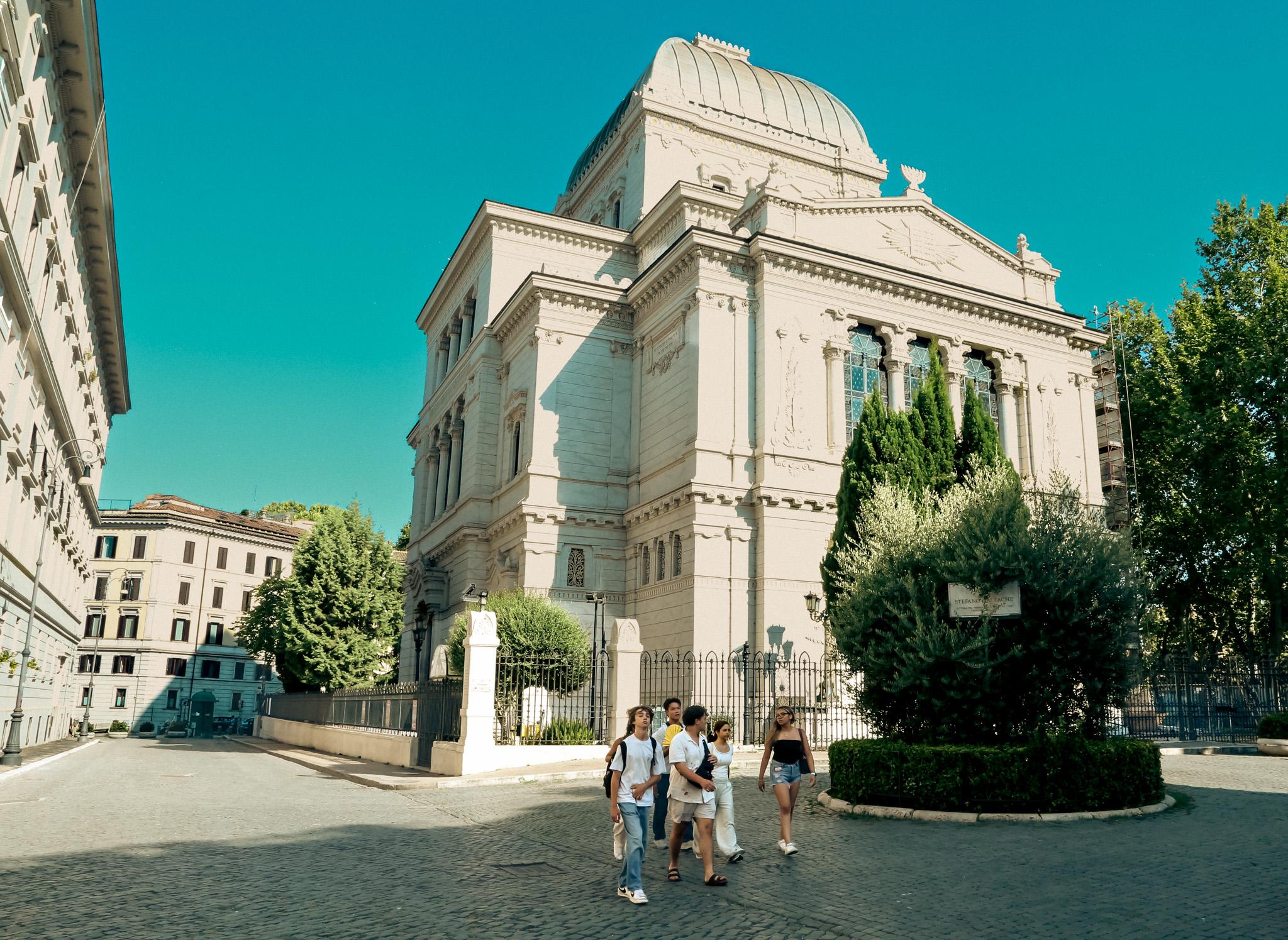 quarter tour in Rome — photo 4