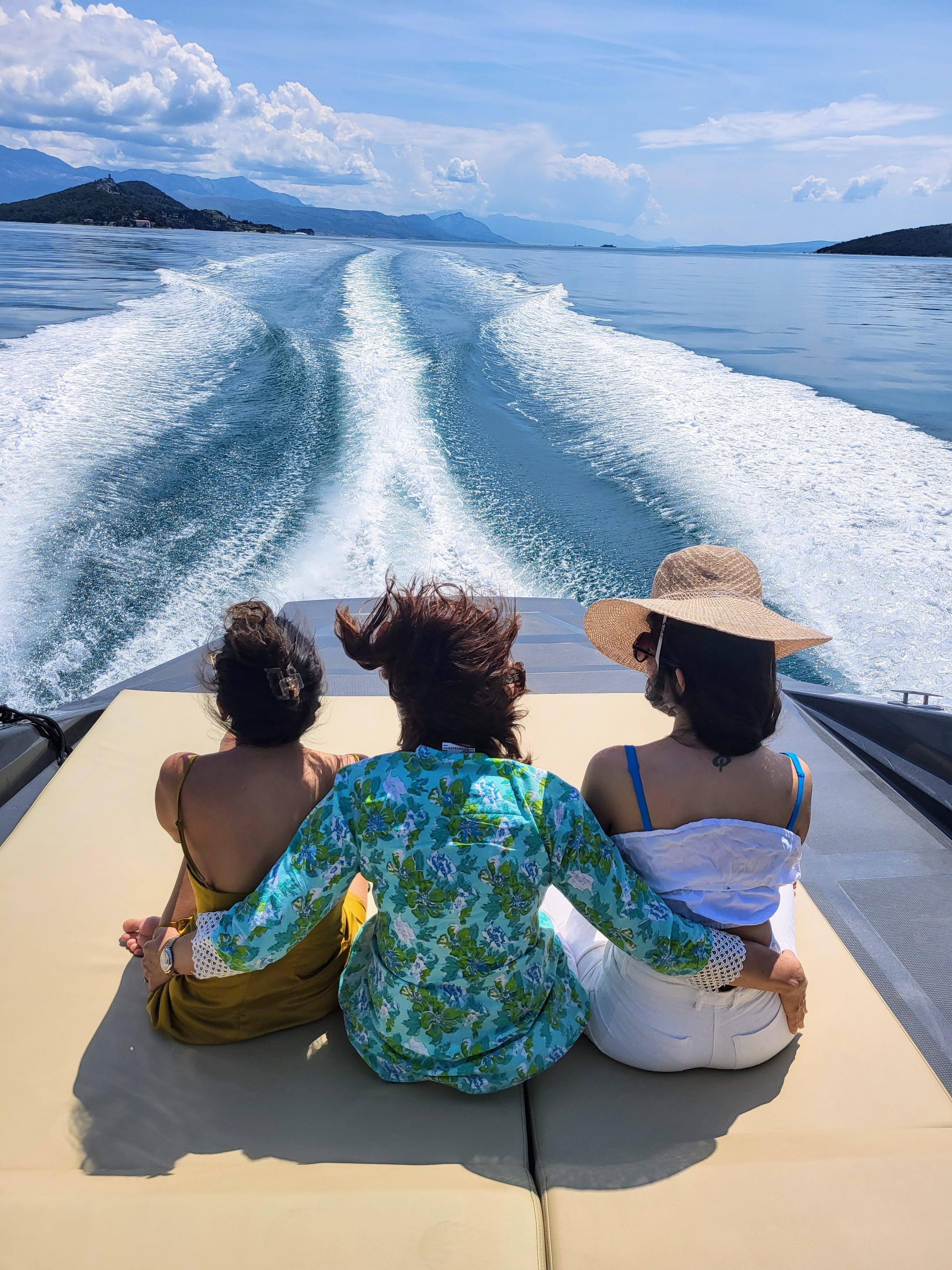 5-Island Speedboat Adventure: Blue Cave & Hvar from Split