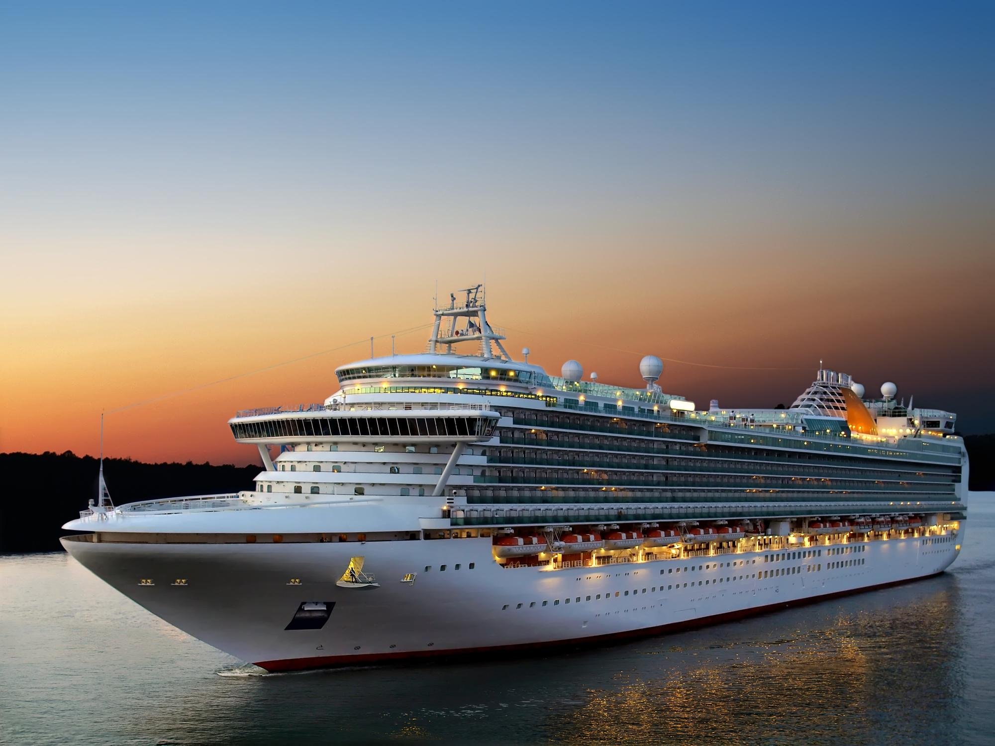 Keflavík Airport to Reykjavík Cruise Ports Private Transfer
