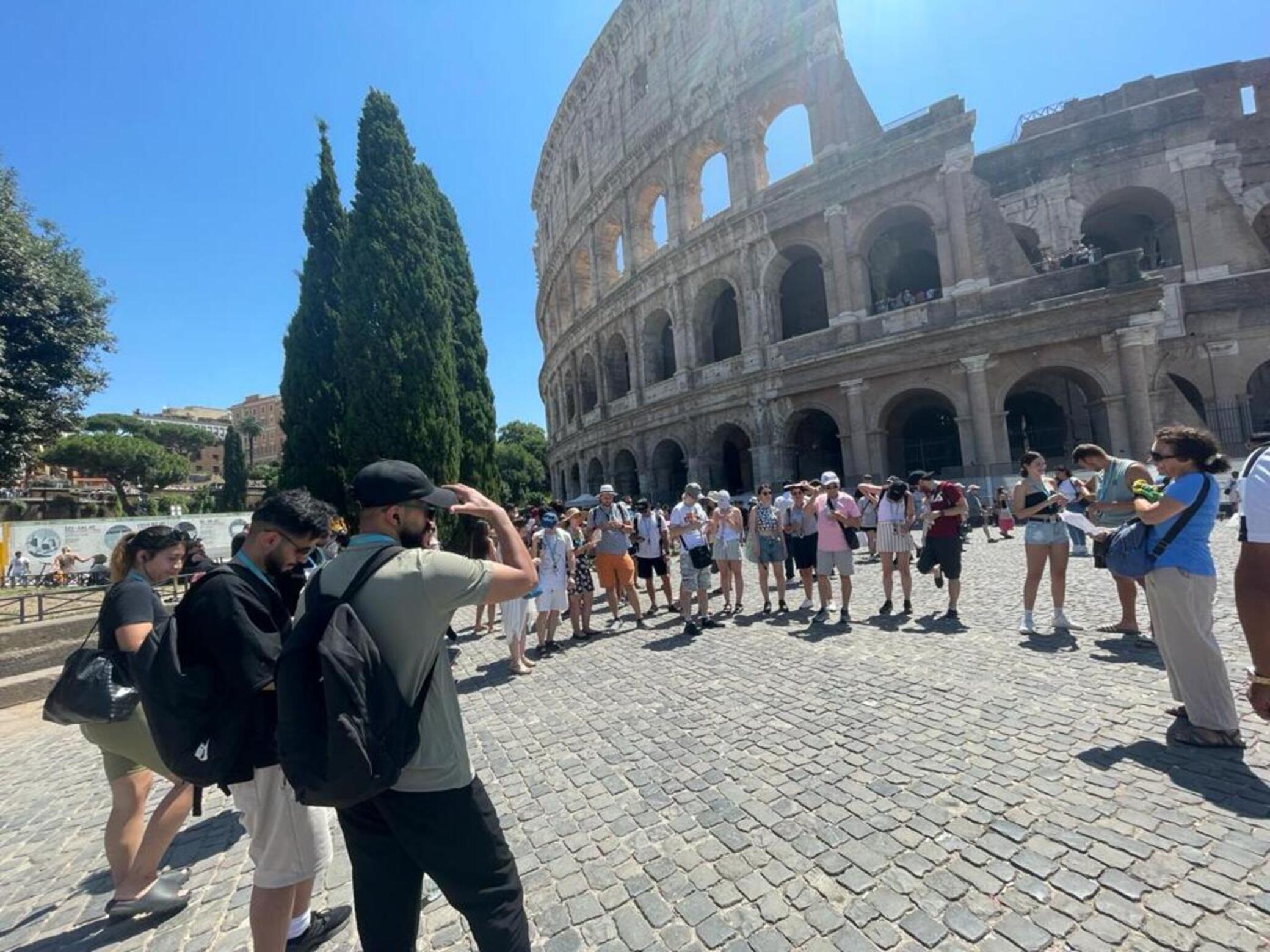 Rome Colosseum: Underground, Arena Floor & Palatine Hill Tour