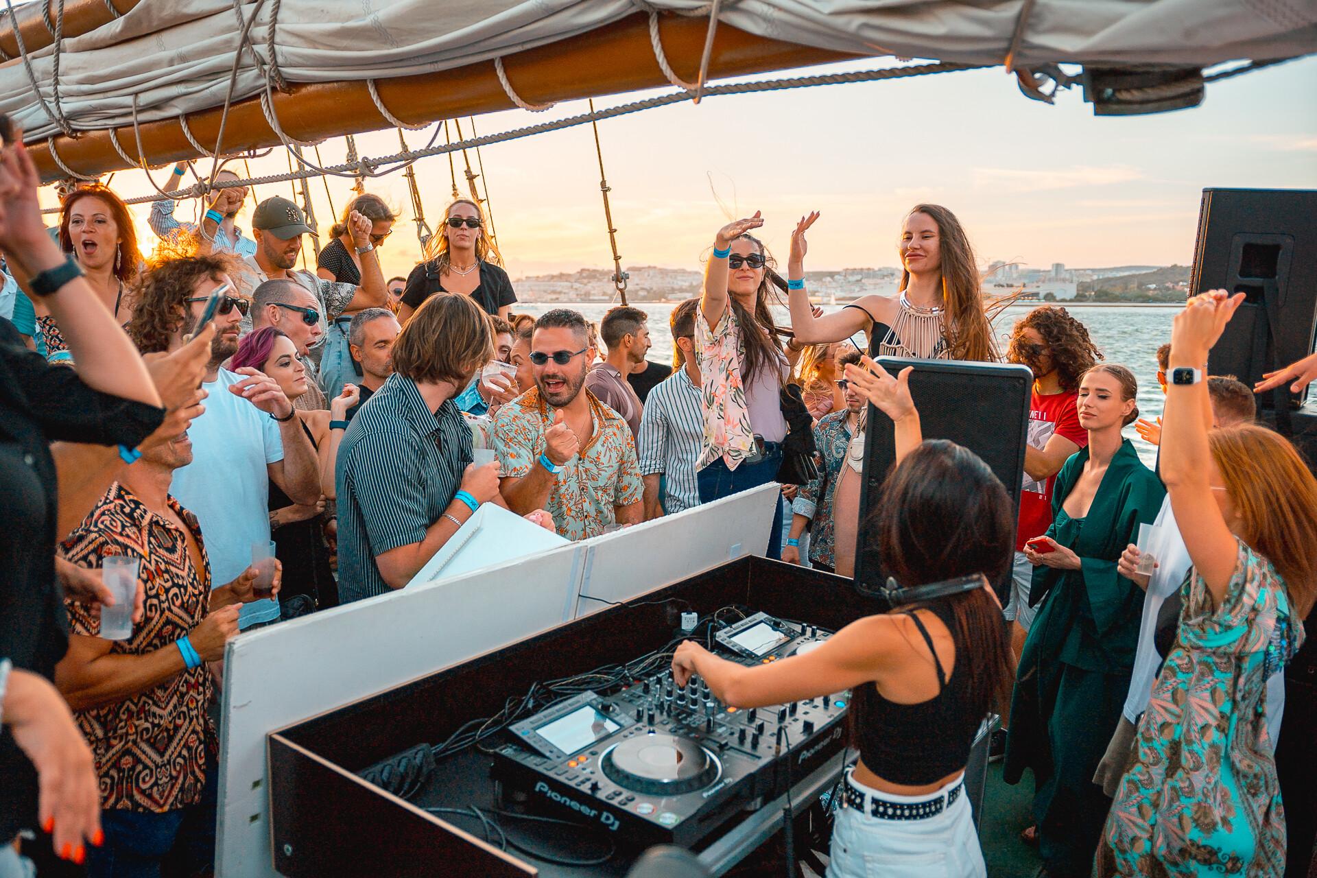 Lisbon Boat Party: Live DJ, Drinks & VIP Club Entry