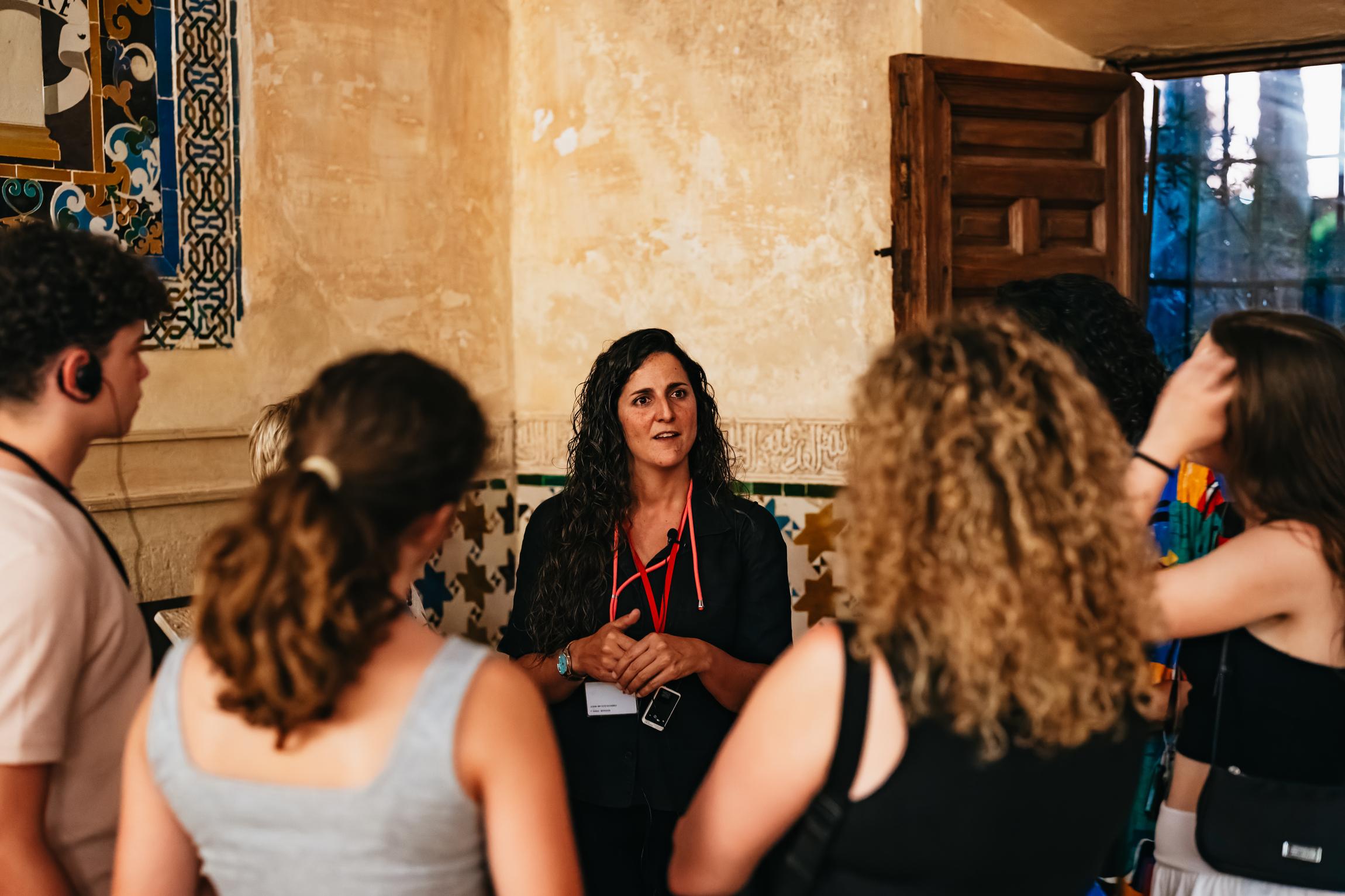 Alhambra & Nasrid Palaces: Exclusive Evening Guided Tour