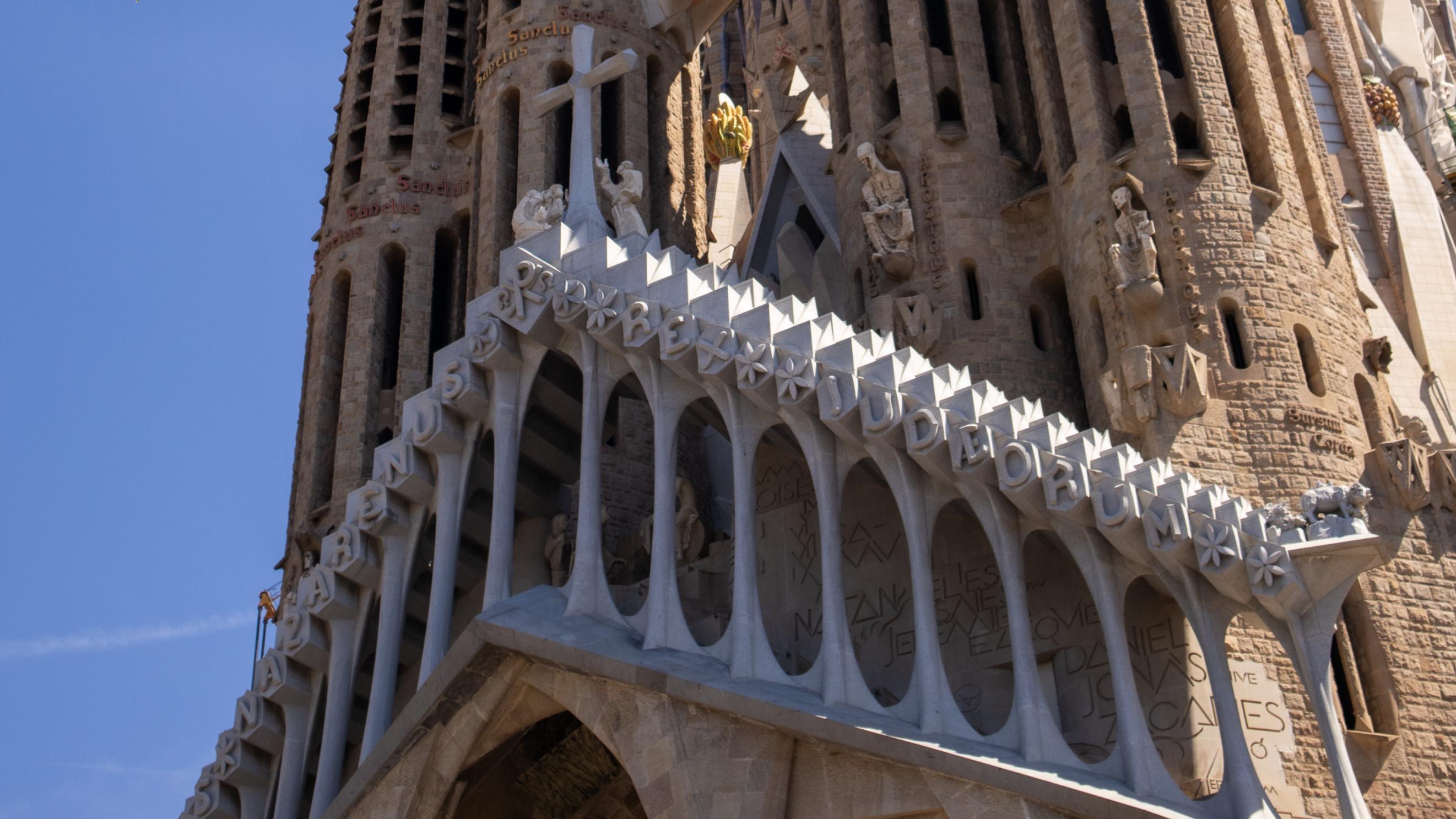 Barcelona: Sagrada Familia, Modernism, and Old Town Tour