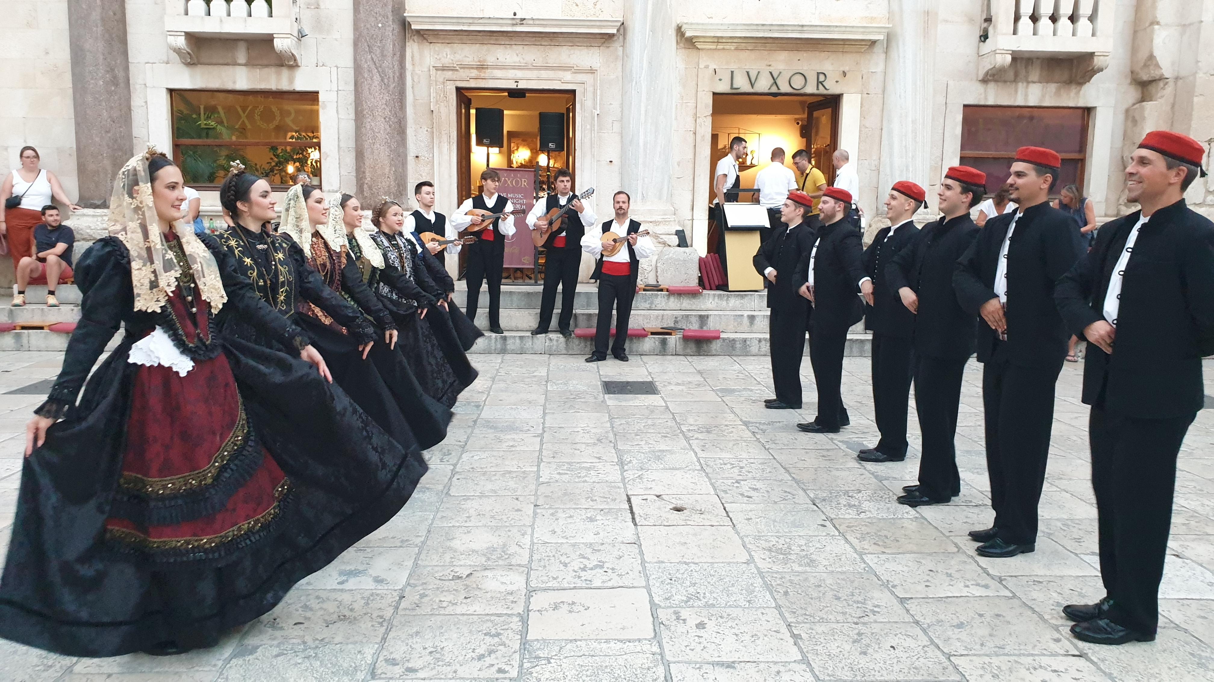 Split: Historic Diocletian's Palace Walking Tour