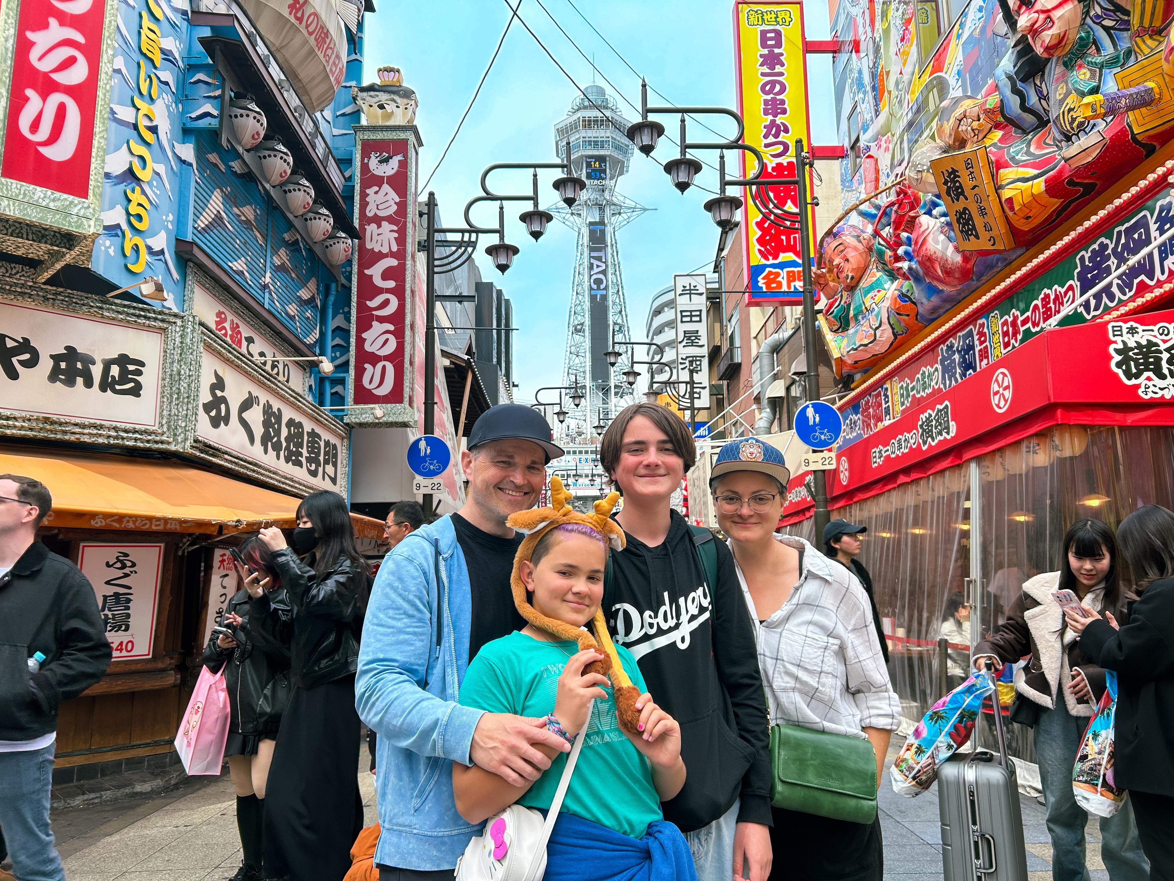 Osaka Street Food Tour: 17 Tastings in Shinsekai