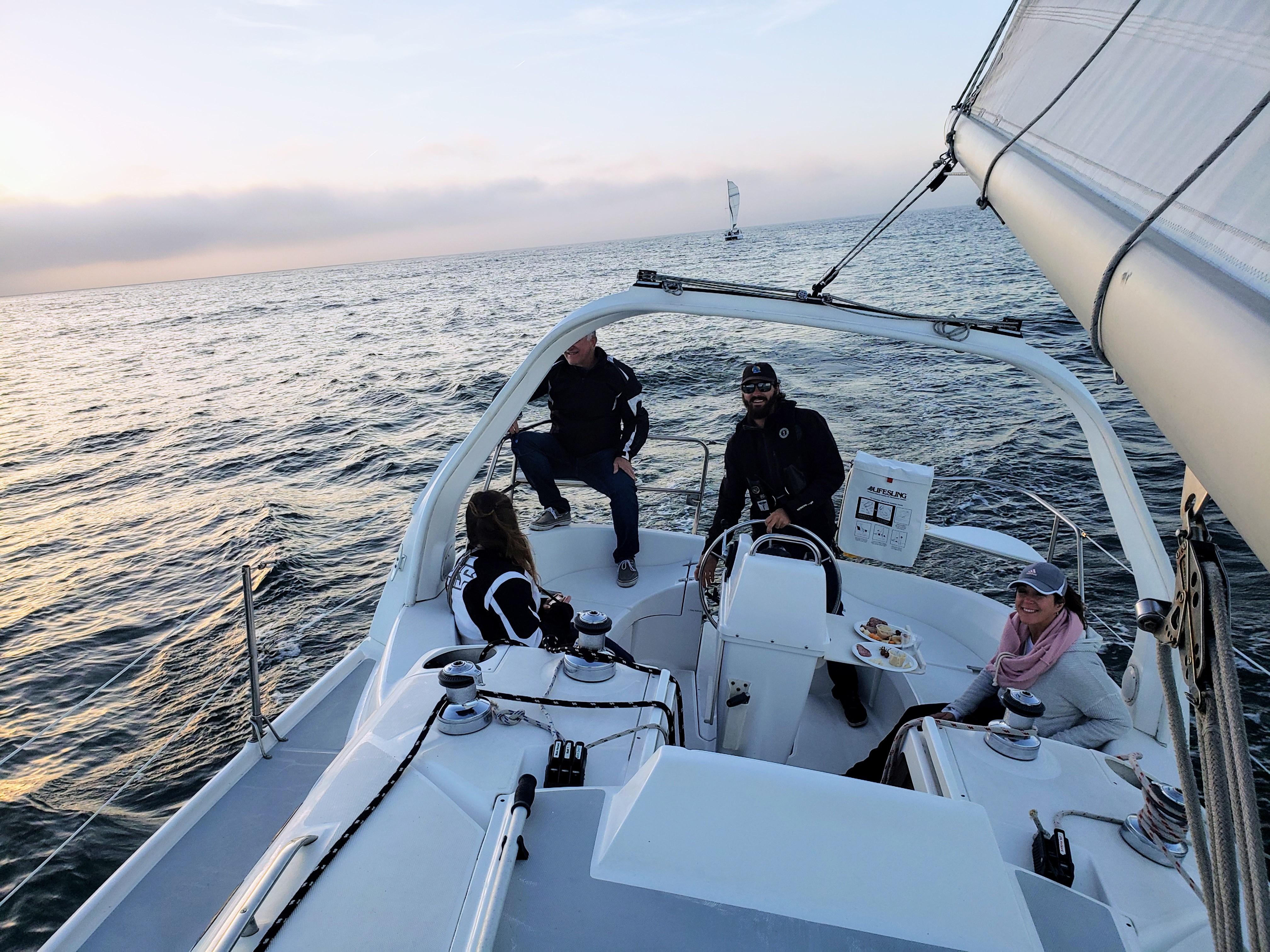 Monterey: Private Whale Watching and Sailing Tour for 6