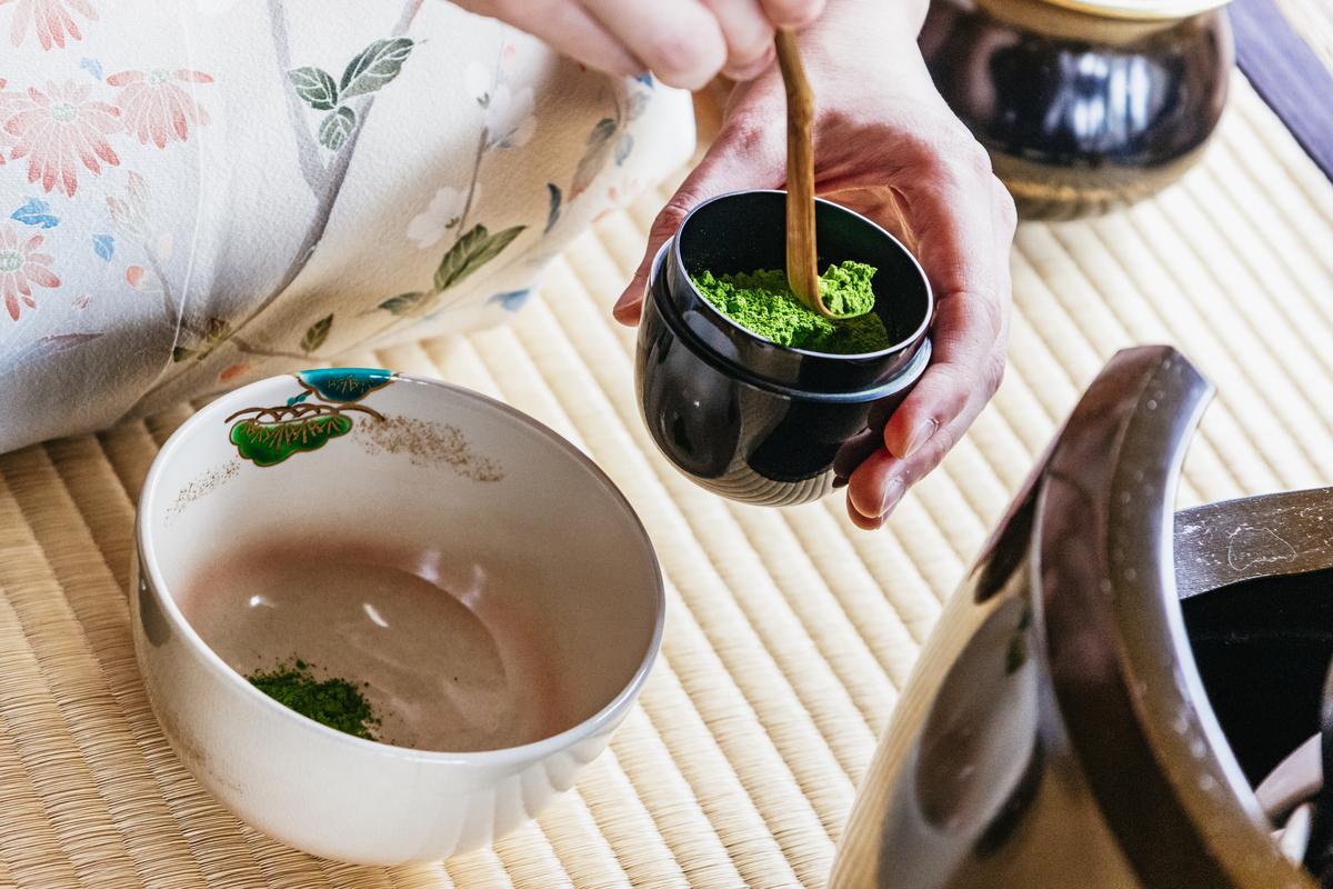 Kyoto Tea Ceremony in a Historic Garden Tea House near Kiyomizu-dera