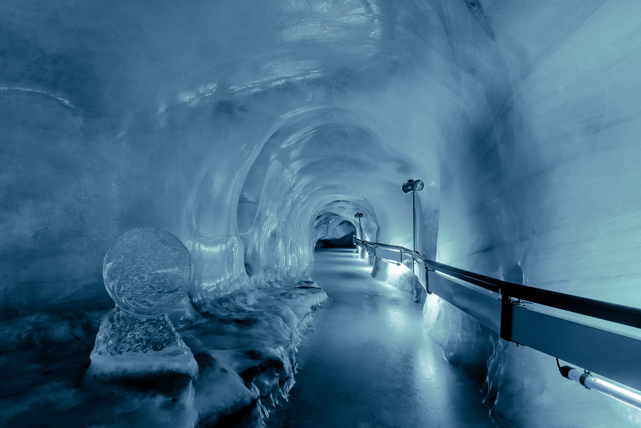 Mount Titlis Glacier Adventure: Round-Trip Cable Car Ticket
