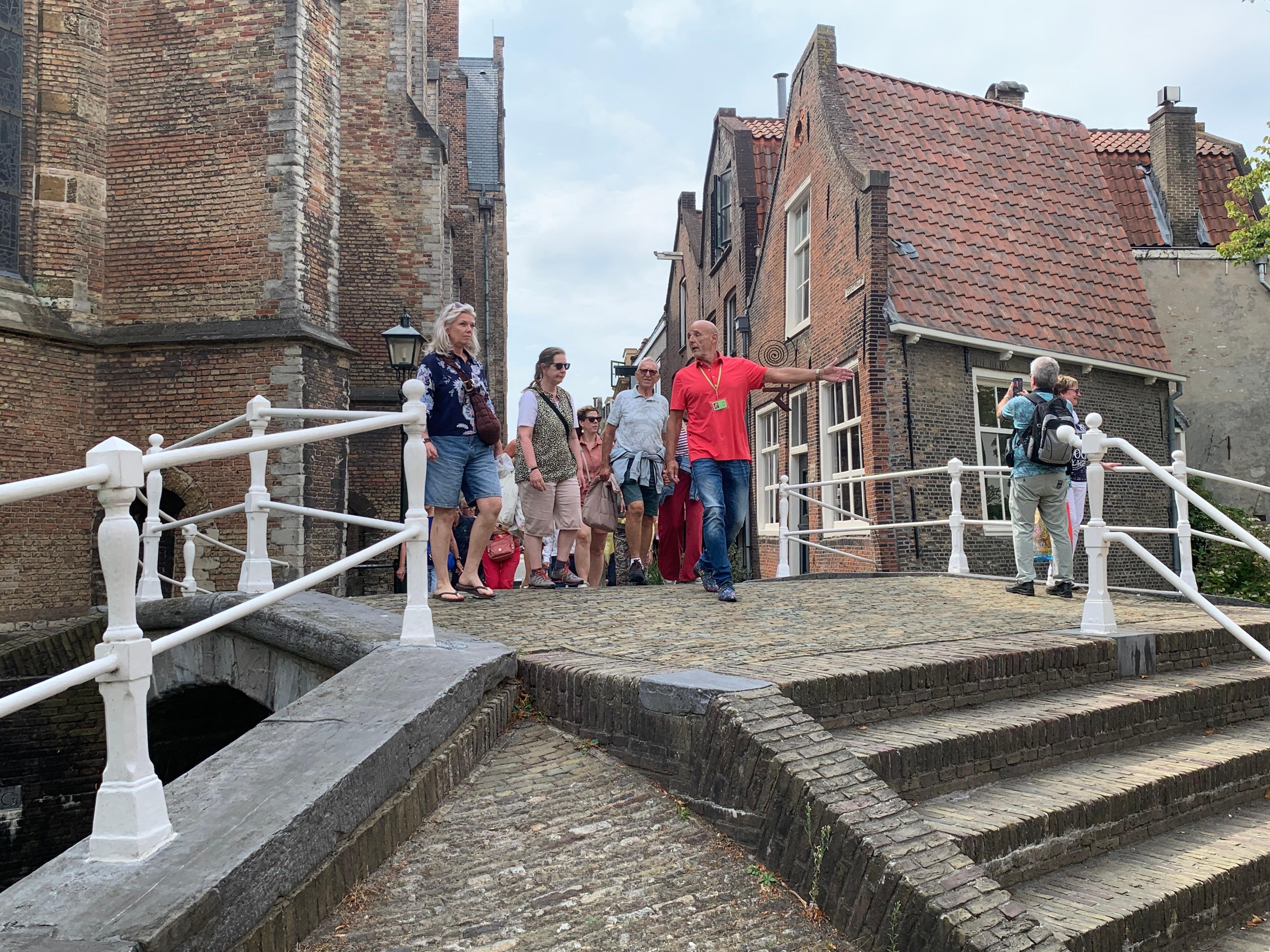 Delft Historical Walking Tour with Local Guide