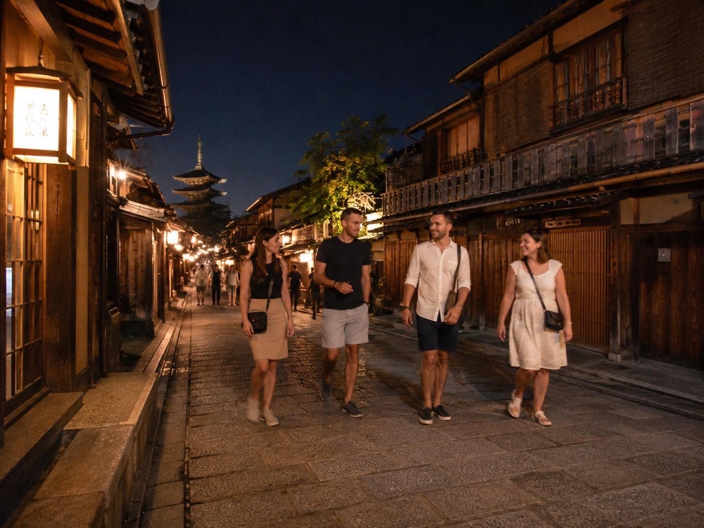 Tour privado a pie por Kioto al atardecer: Gion, Pontocho y el santuario Yasaka