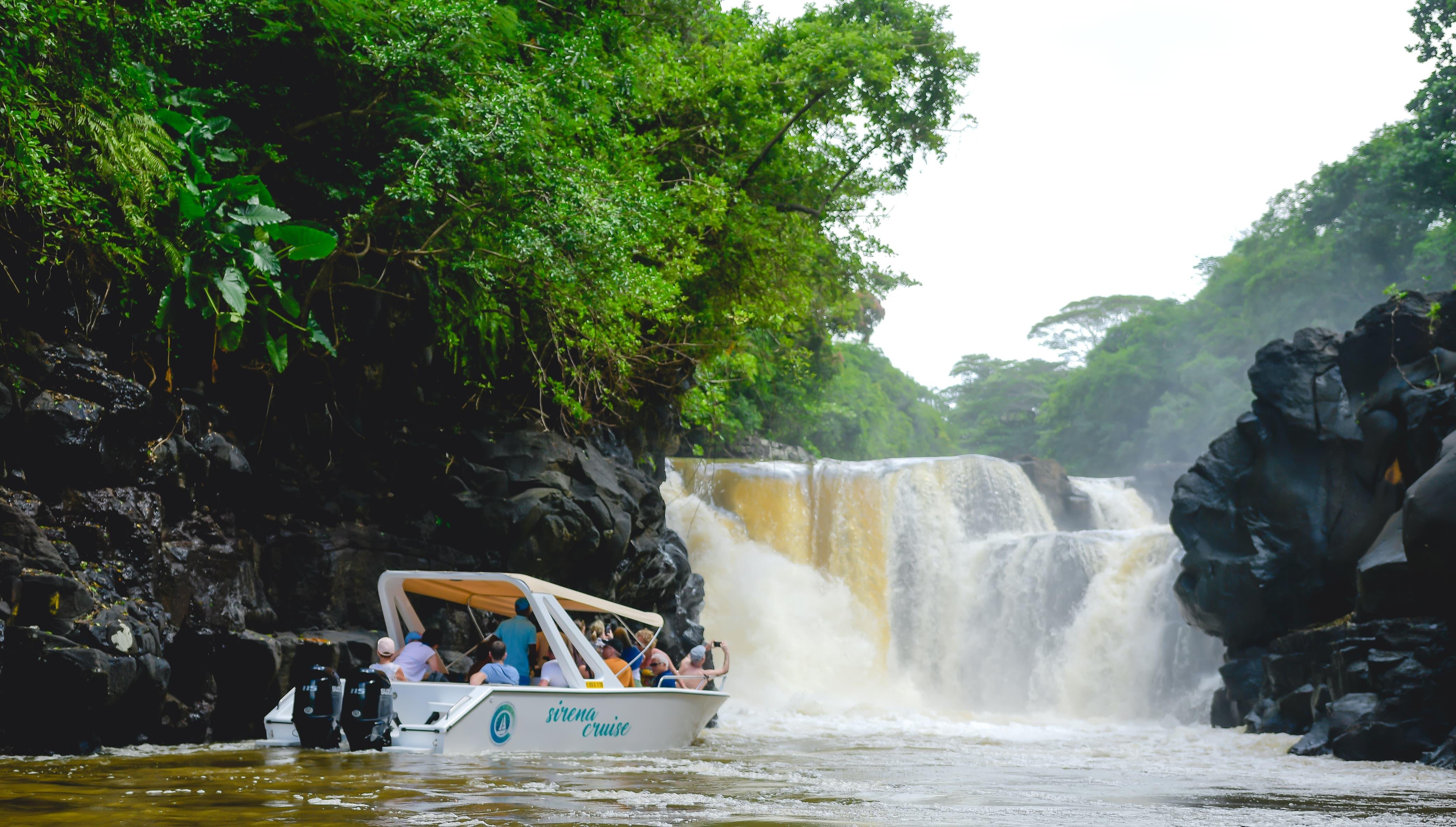 Boat approaching the Grand River South East waterfall