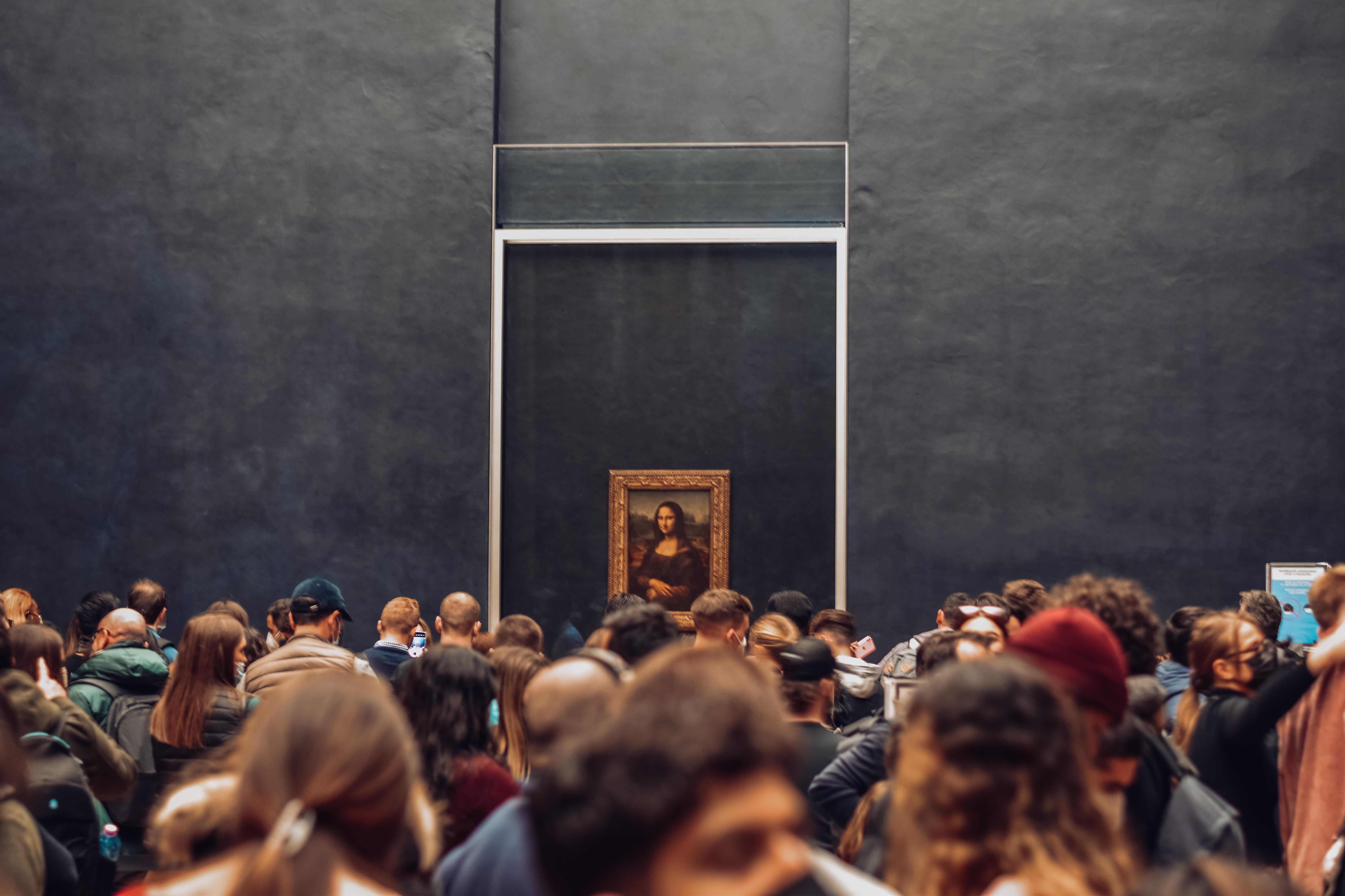 Paris Louvre Museum: Guided Entry with Mona Lisa Audioguide