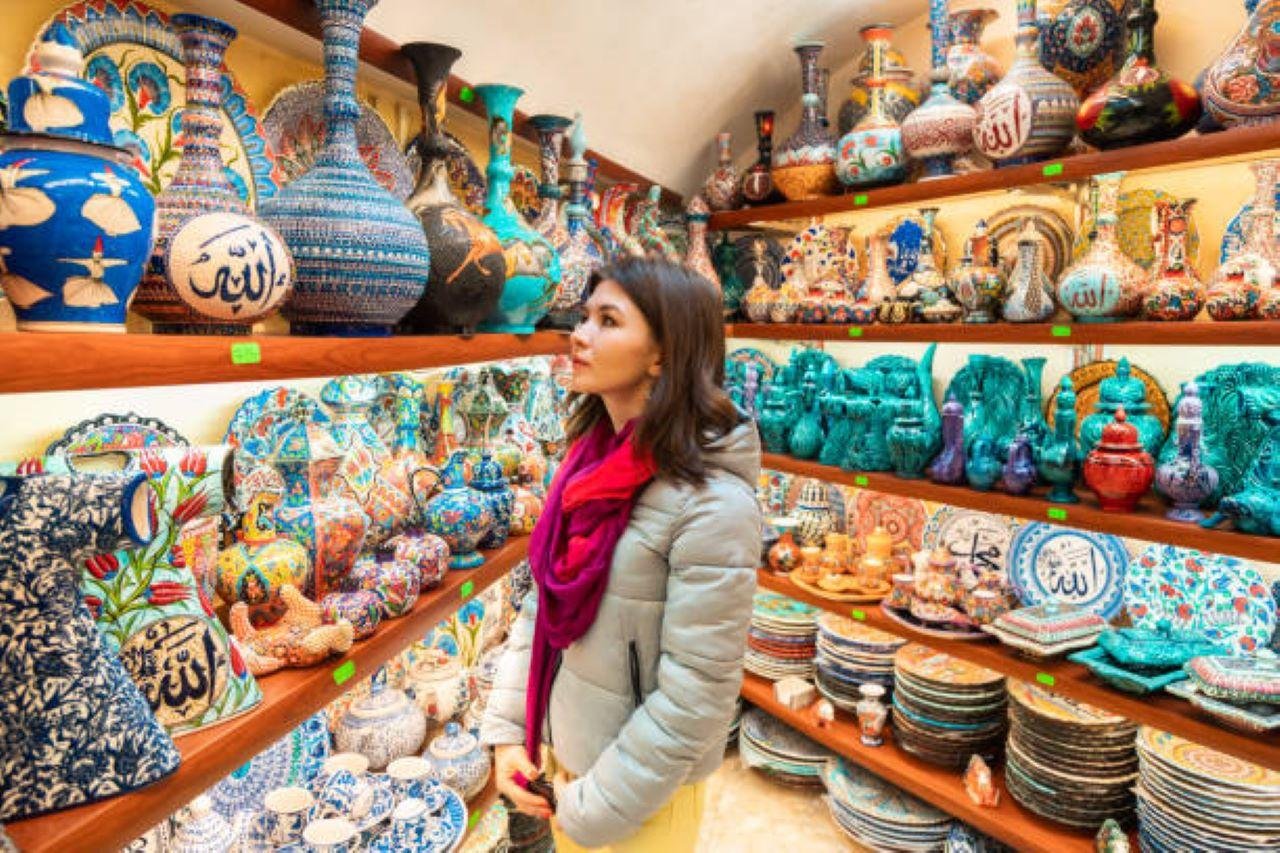 Delhi Personal Shopping Tour with Local Female Expert