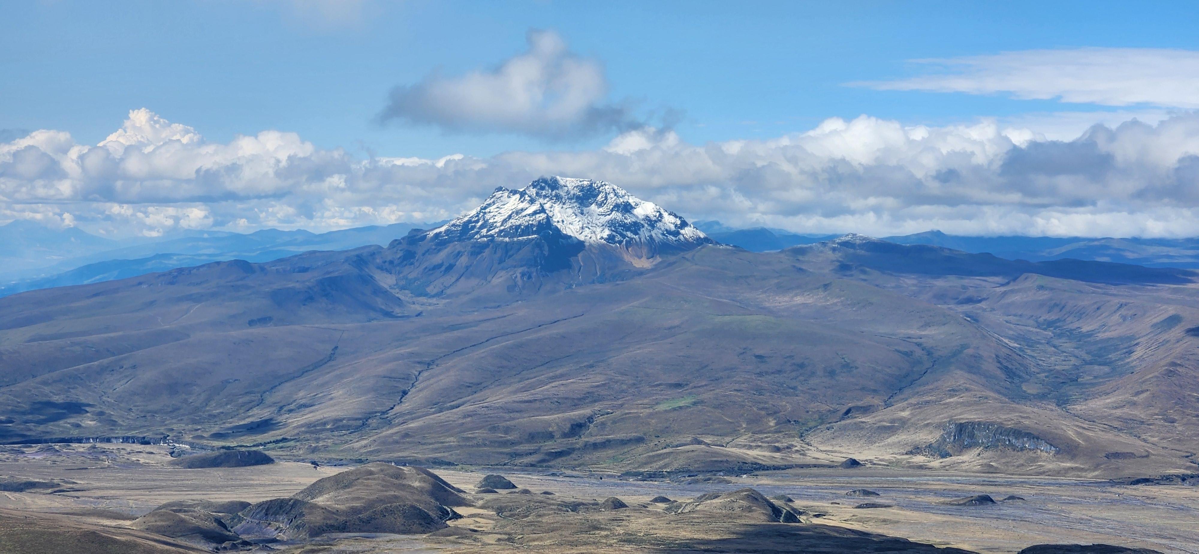 Private Andes Road Trip: Cotopaxi & Quilotoa Lagoon