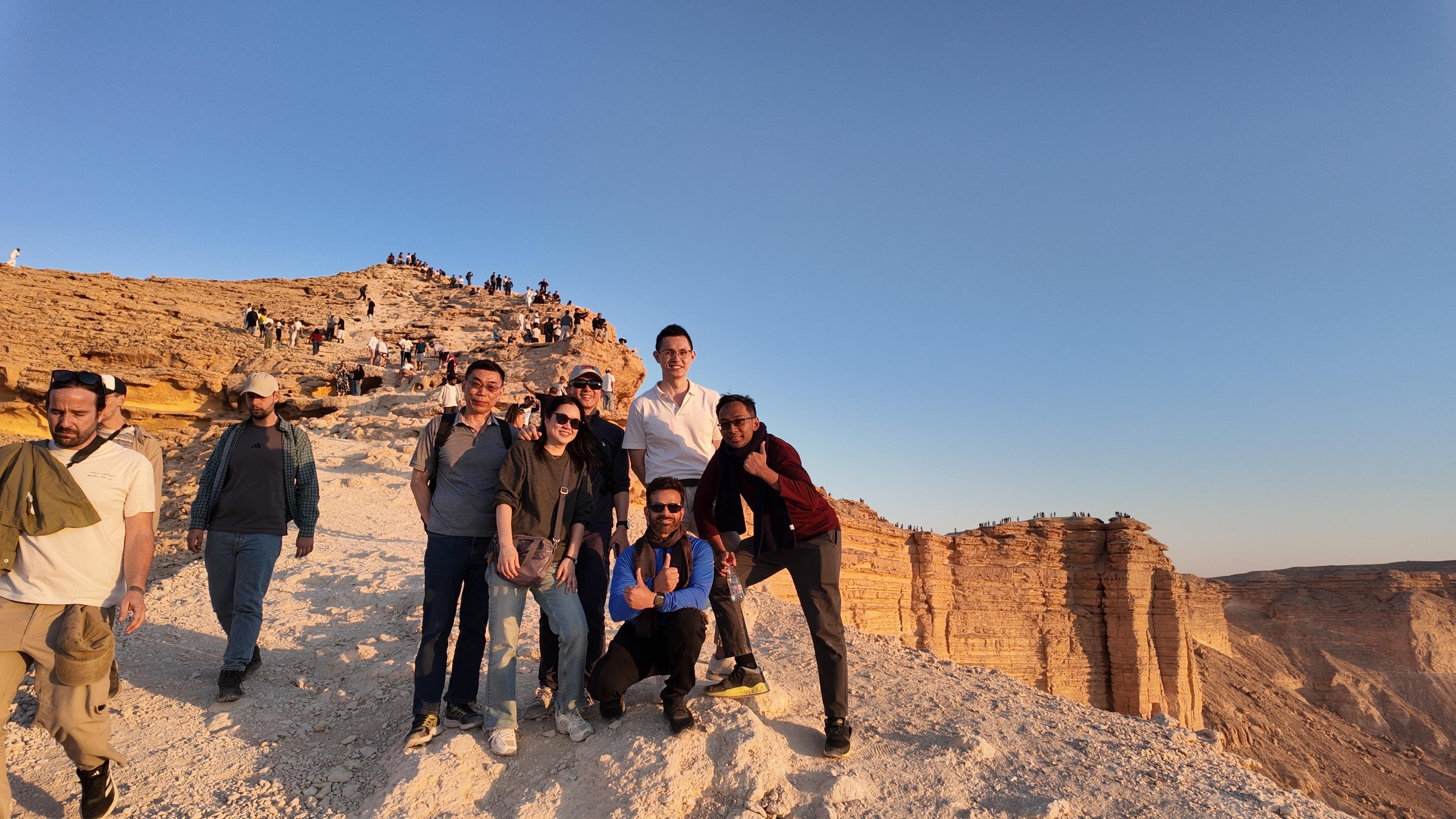 Private Edge of the World Expedition from Riyadh
