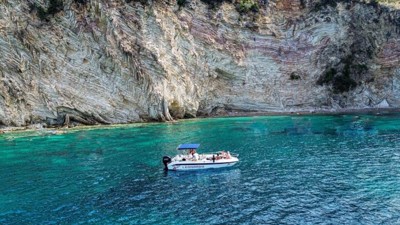 Saranda Boat Tour: Kroreza, Kakome & Secret Coast with Snorkeling