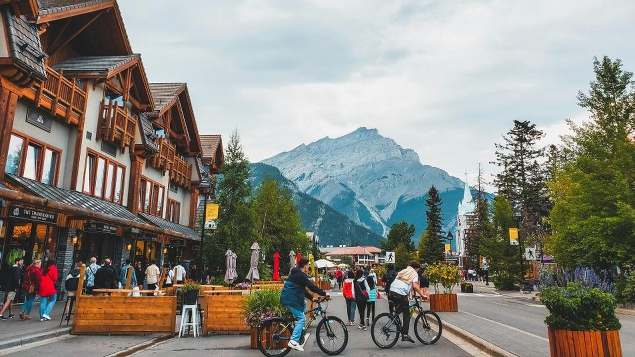 Banff Town, Gondola, Hot Springs, Bow Falls & Three Lakes
