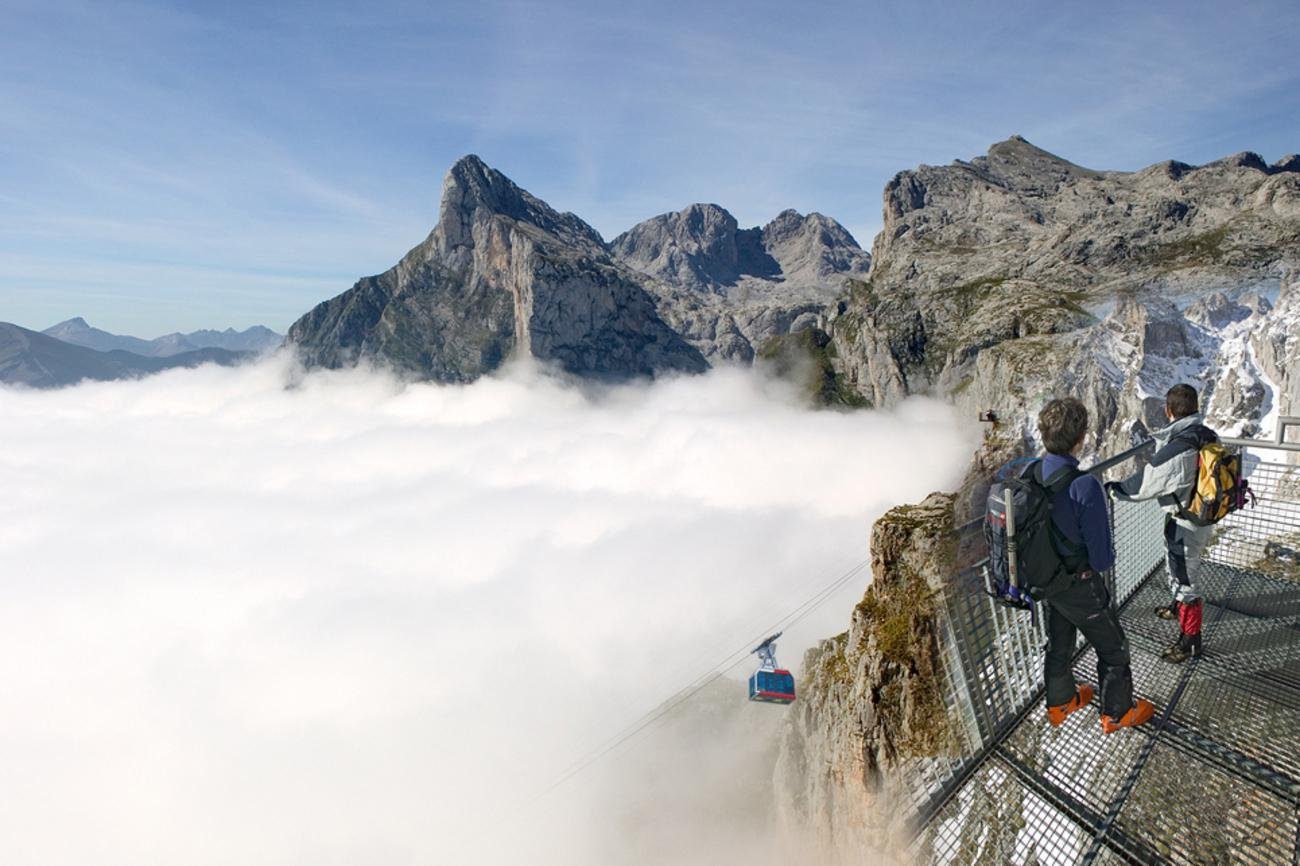 Fuente Dé Cable Car: Picos de Europa Summit Experience