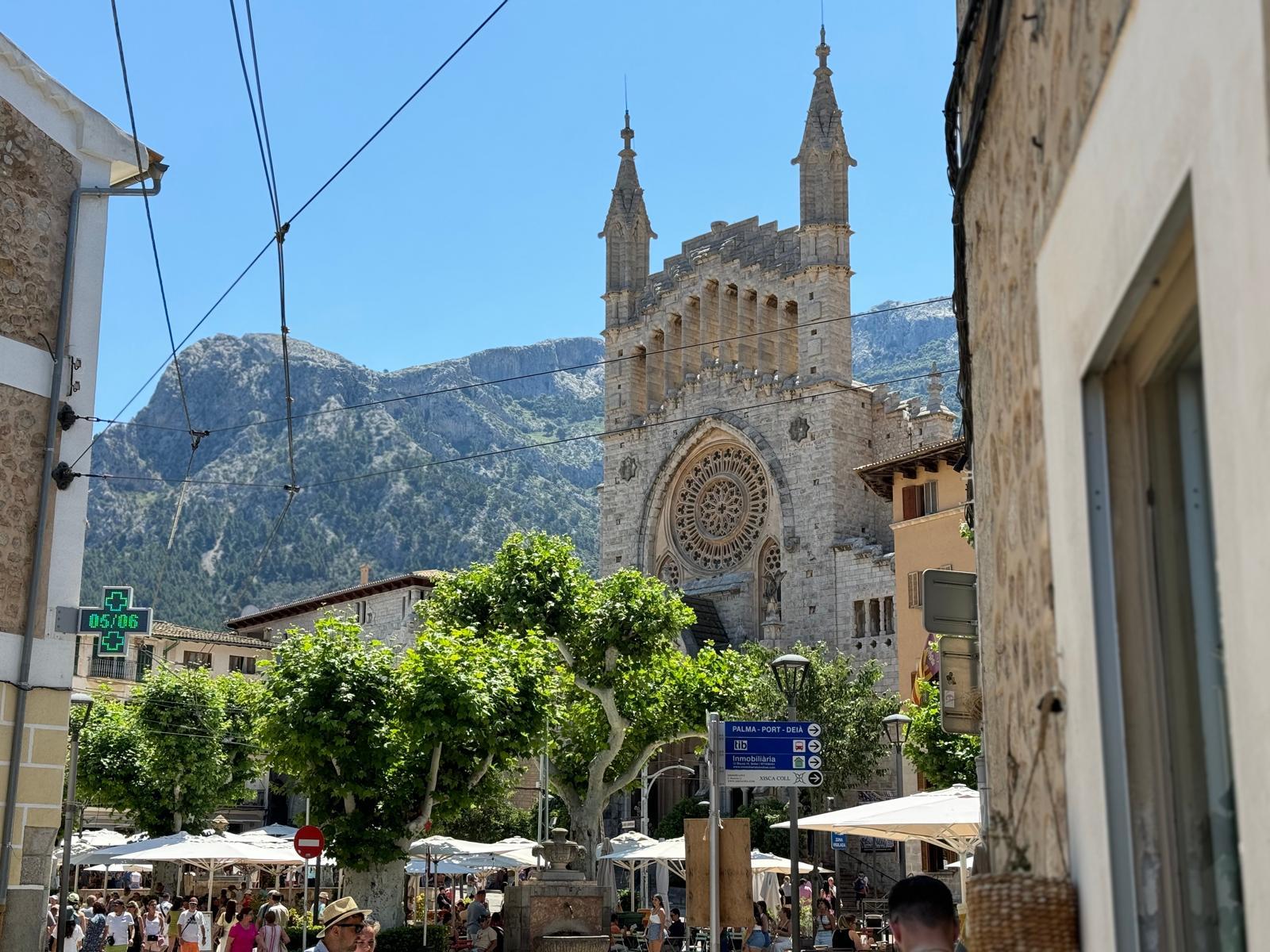 Tramuntana Mountains Small Group Experience with Sóller Train