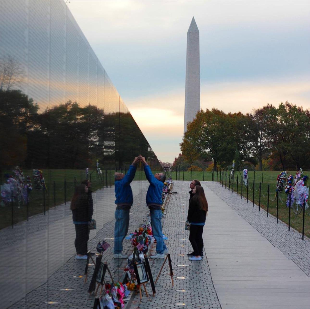 DC Sunset Monuments & Memorials Walking Tour