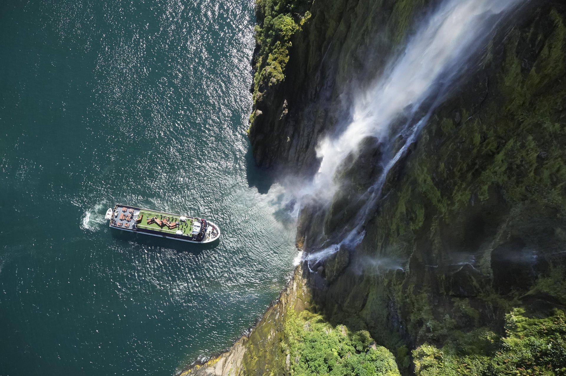 Milford Sound: Classic and Signature Cruises