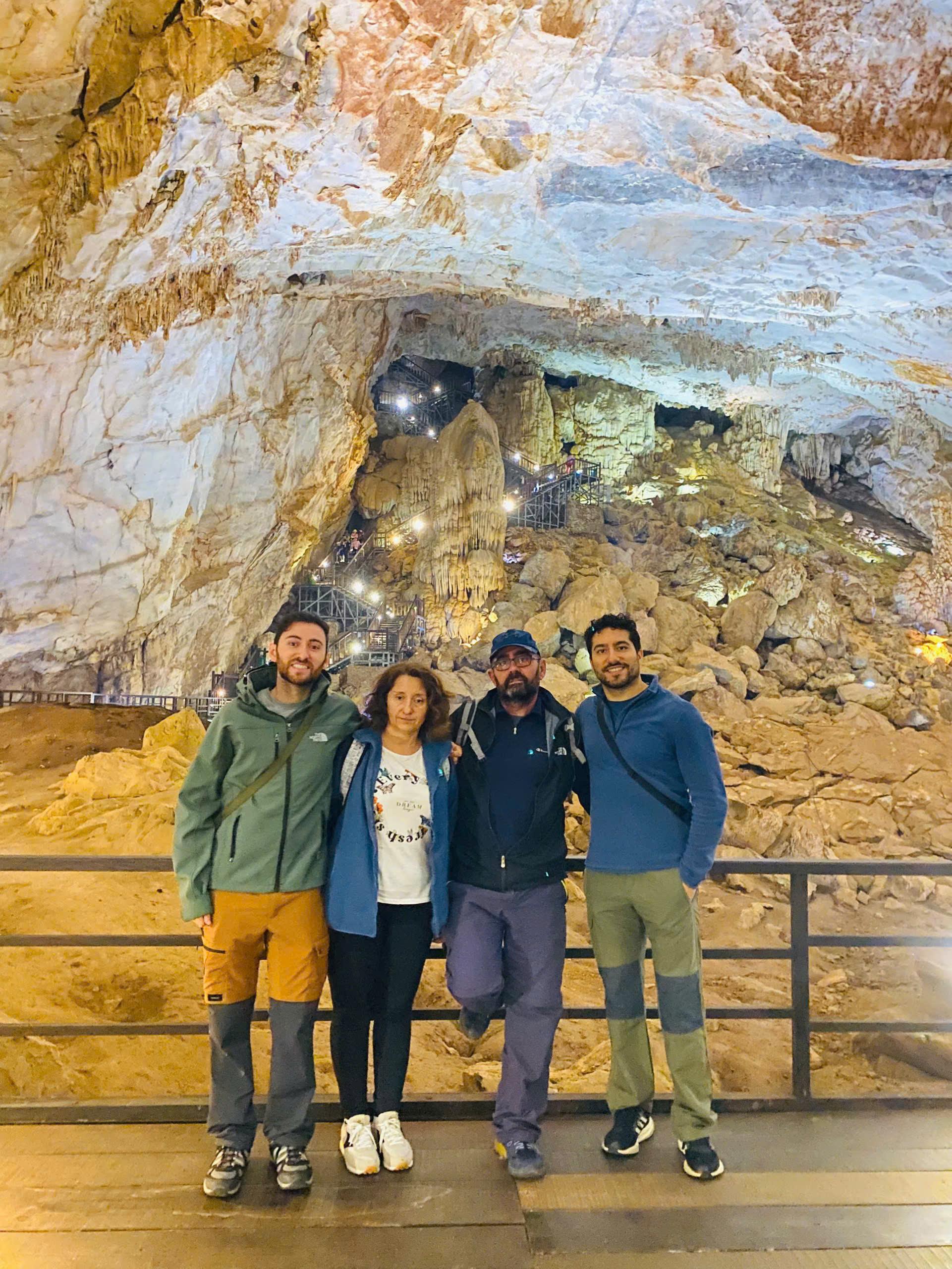 Phong Nha Cave boat tour Son River dragon boat and Paradise Cave karst — image 41