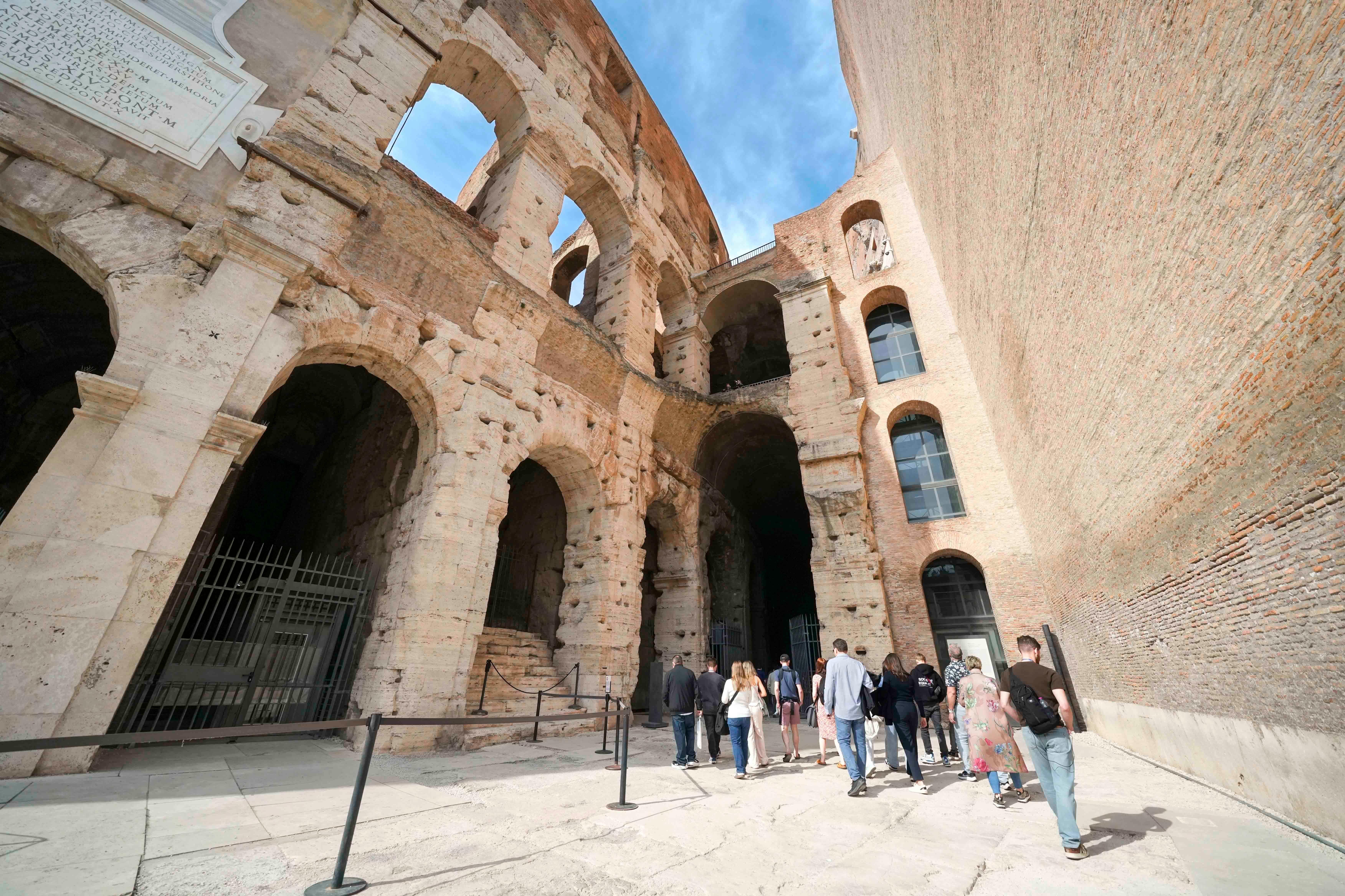 Rome Colosseum Arena, Roman Forum & Palatine Hill VIP Tour
