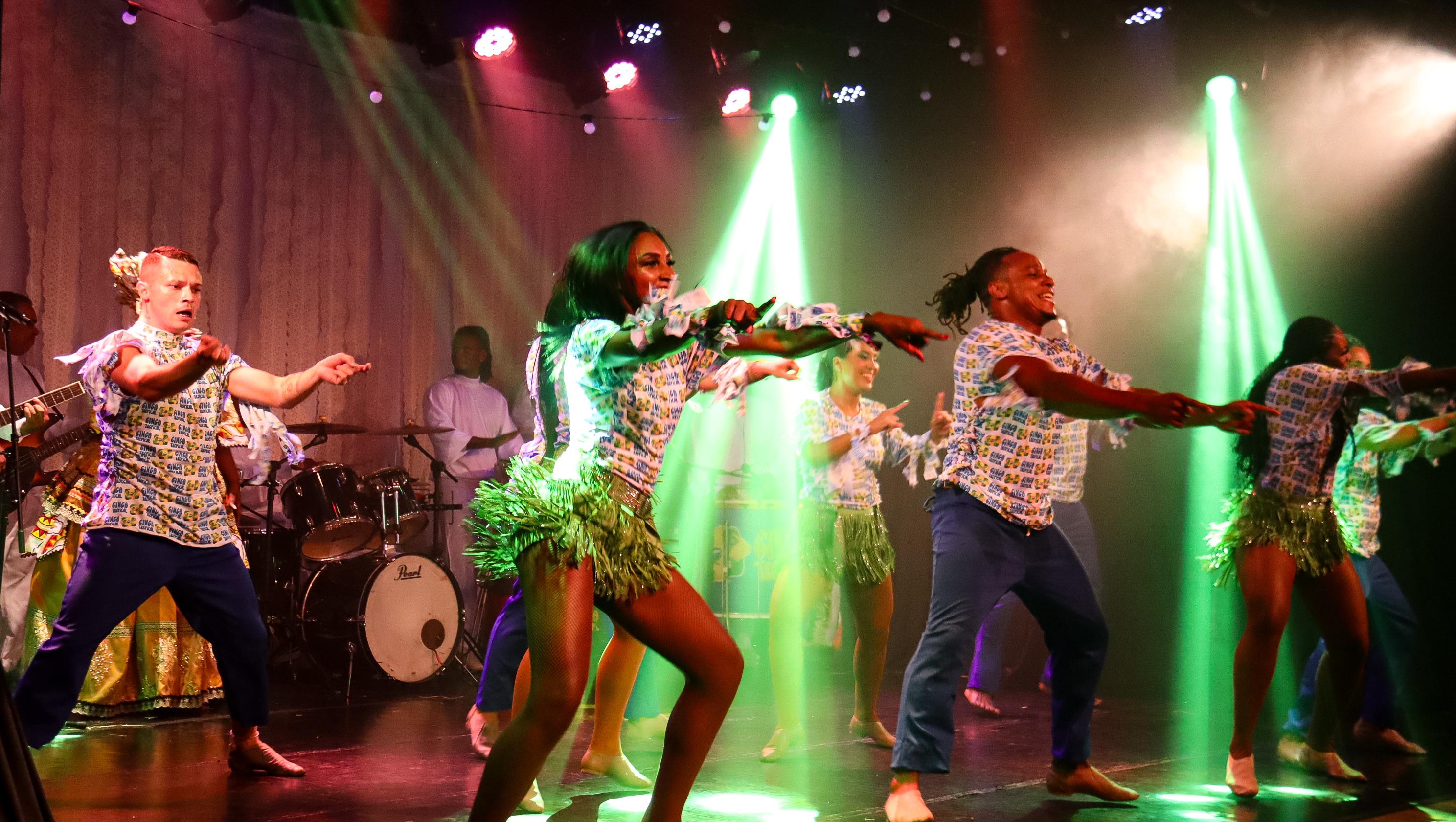 Ginga Tropical: Samba & Brazilian Folklore Show in Rio
