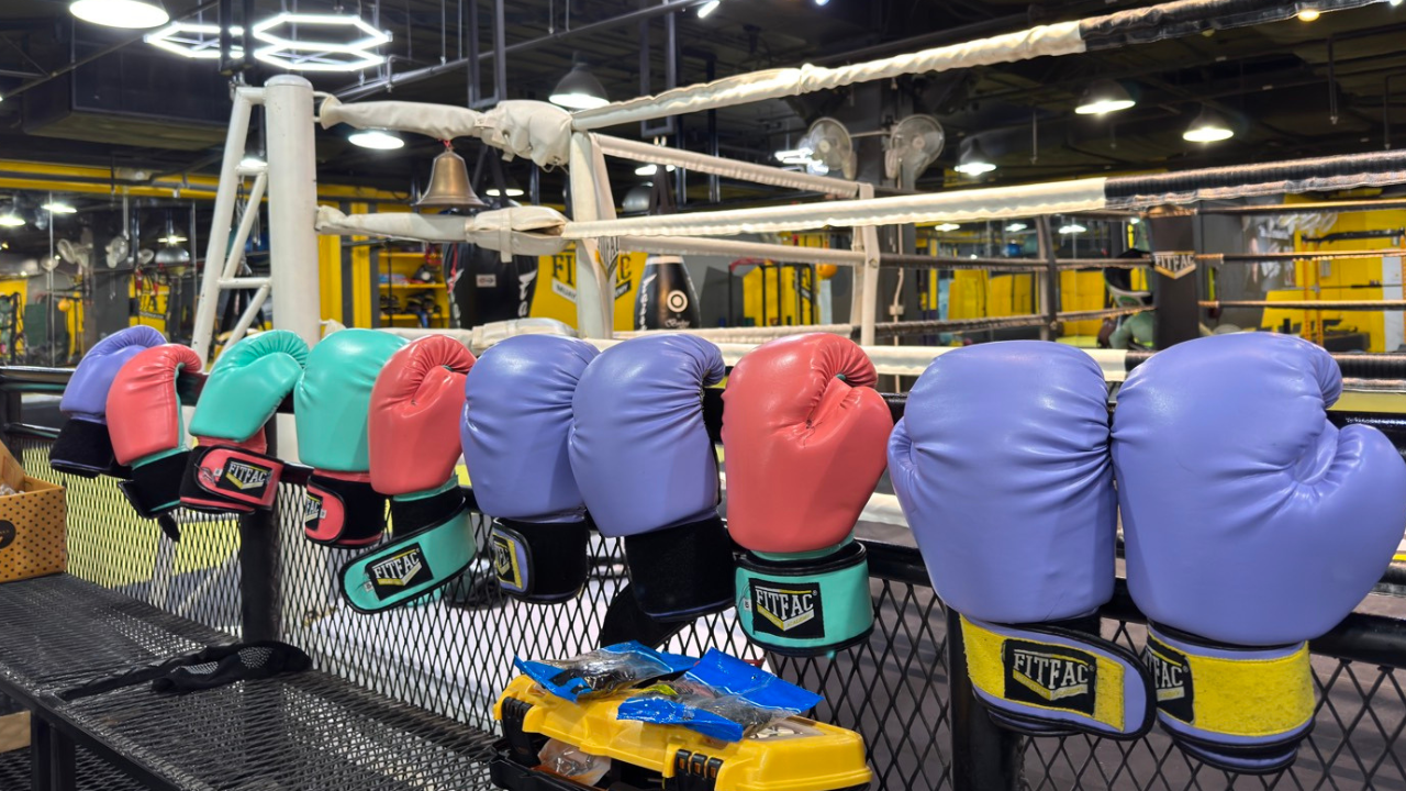 Muay Thai class in Bangkok — beginner training session with a professional trainer — image 22