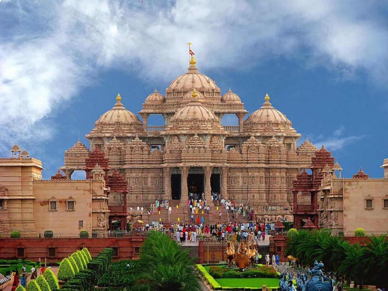 Private Evening Tour: Akshardham Temple & Water Show