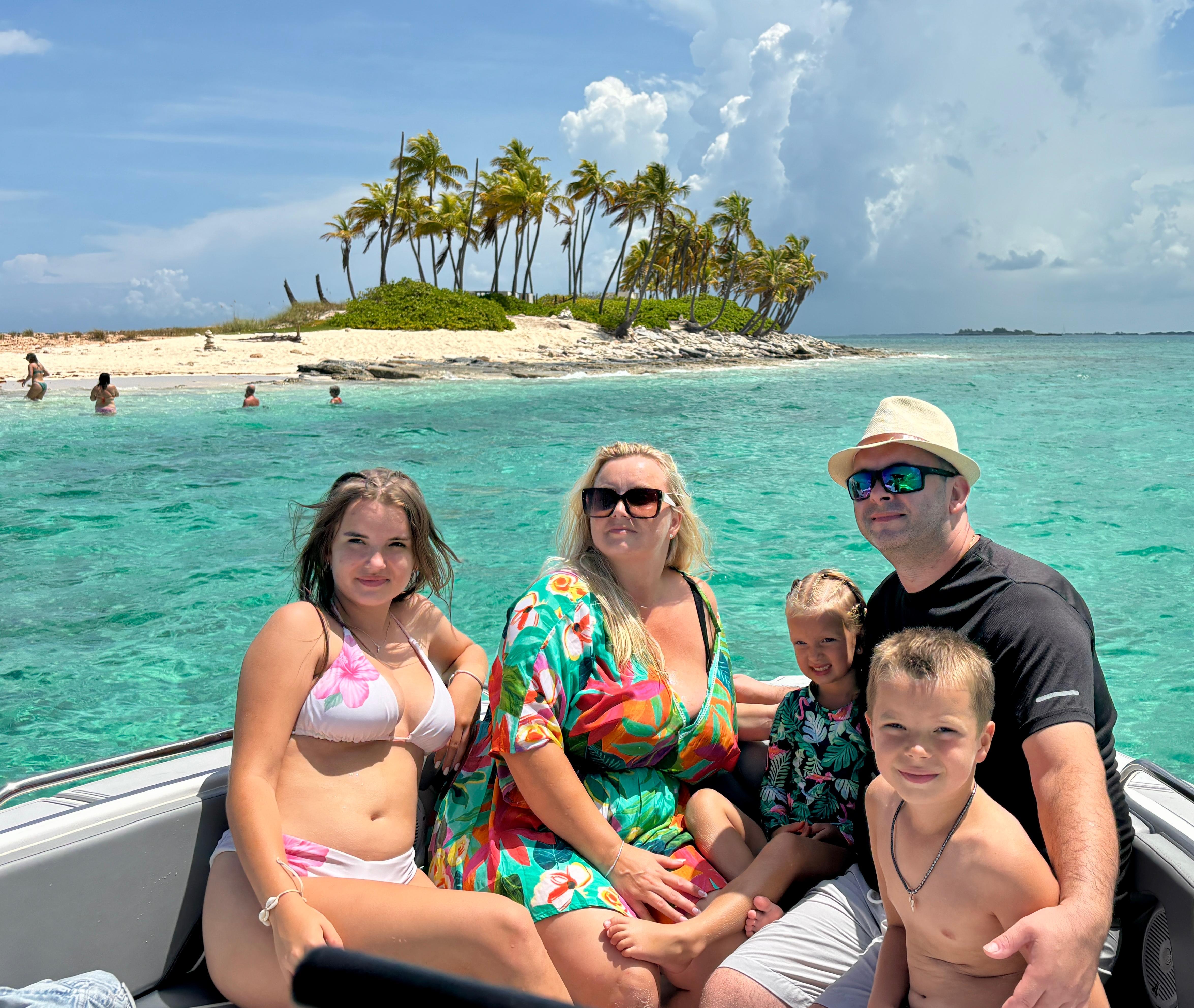 Nassau Private Boat & Snorkel Adventure