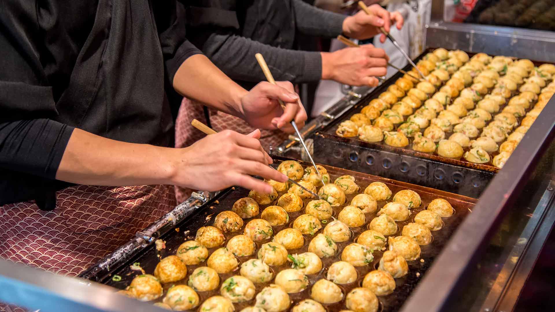 Osaka Street Food Tour: 17 Tastings in Shinsekai